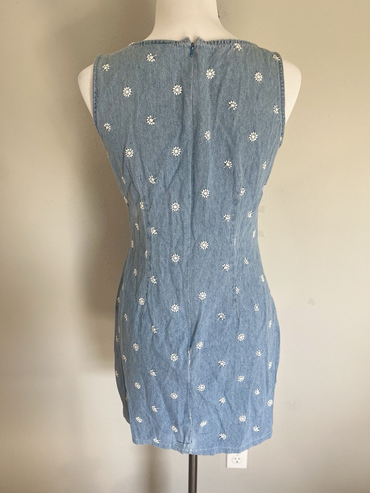 90s Sheath Mini Dress Size 6 Denim Daisy Embroidery Cottagecore Coquette Vintage