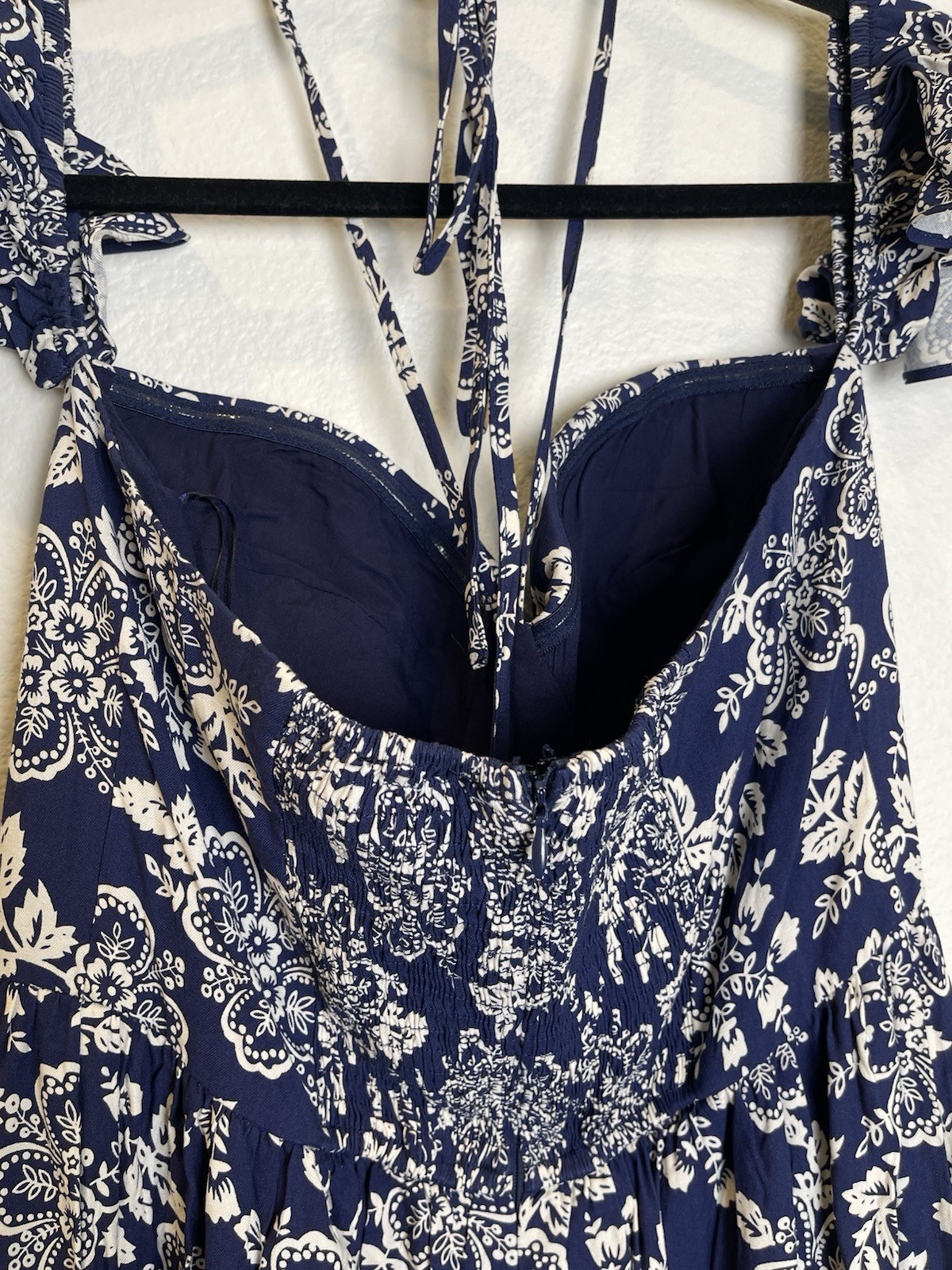 NWT Vici Acacia Floral Off The Shoulder Halter Maxi Dress Size Large Blue White
