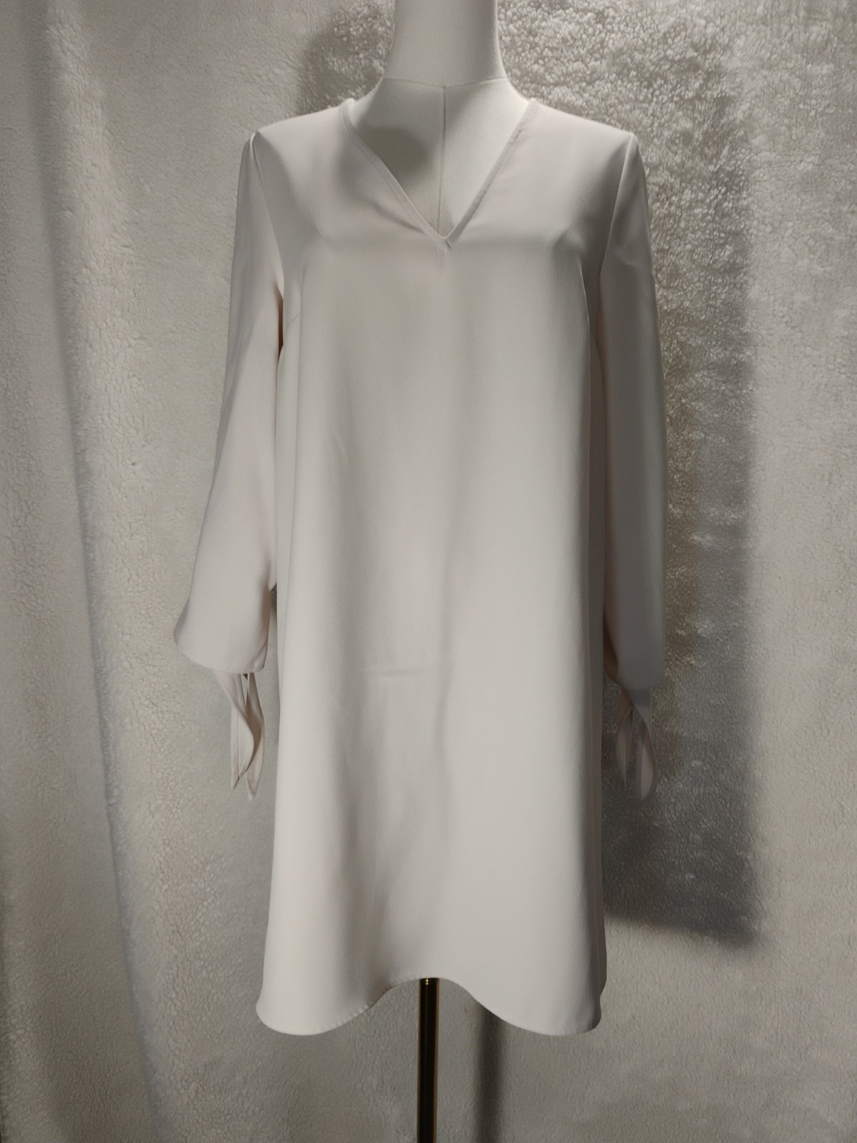 Express White Long Sleeve V-Neck Tie Cuff Dress S