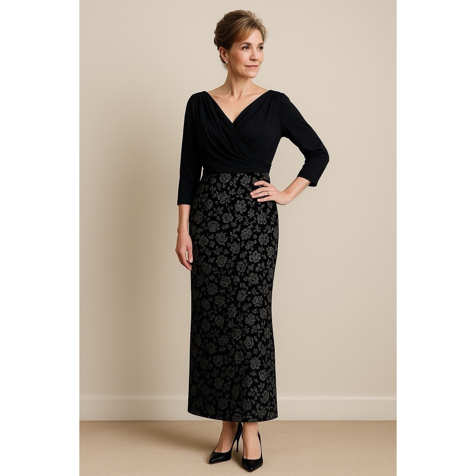 St. John Silk Wool Evening Gown Dress Size 2 Black Silver Floral Velvet Metallic