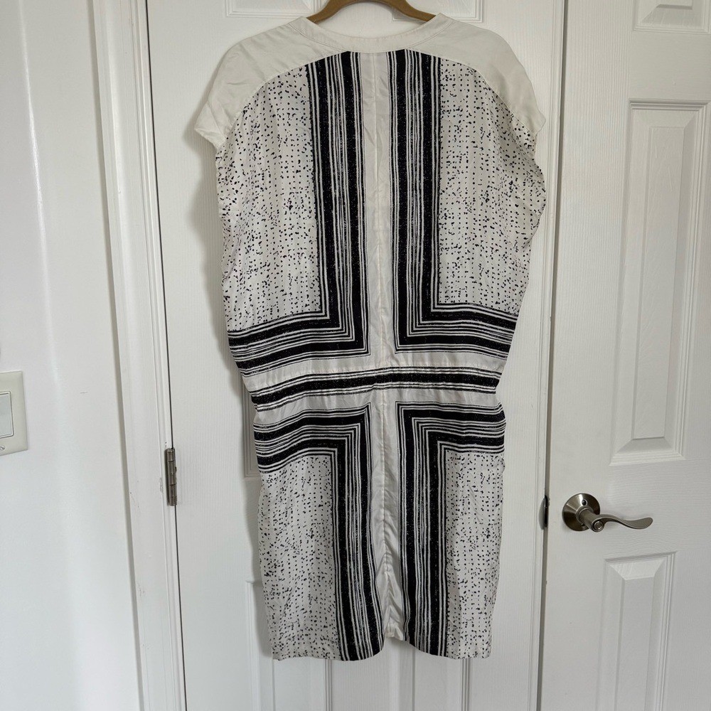 Vince Scarf Print Drawstring Waist 100% Silk Dress Navy White Women’s Medium EUC