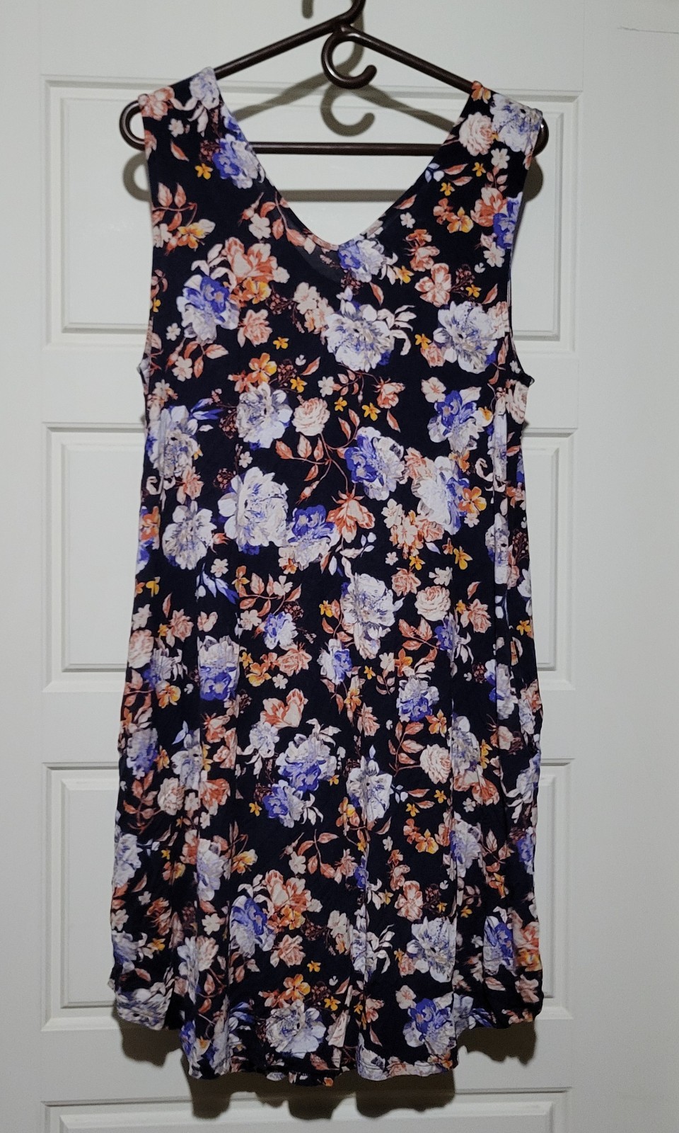 MAUNCES 24/7 Women’s 0X Flowers White Orange Blue Black Sleeveless Dress Pockets