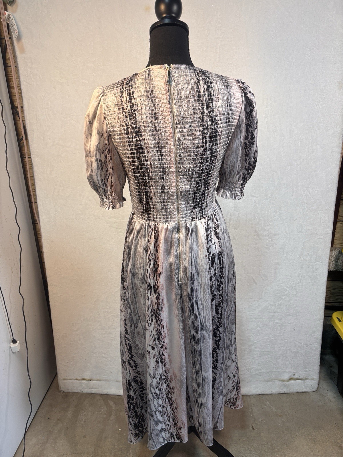 Ted Baker Halomah Snake Print Smocked Midi Dress Size 3 (US 8) Mint