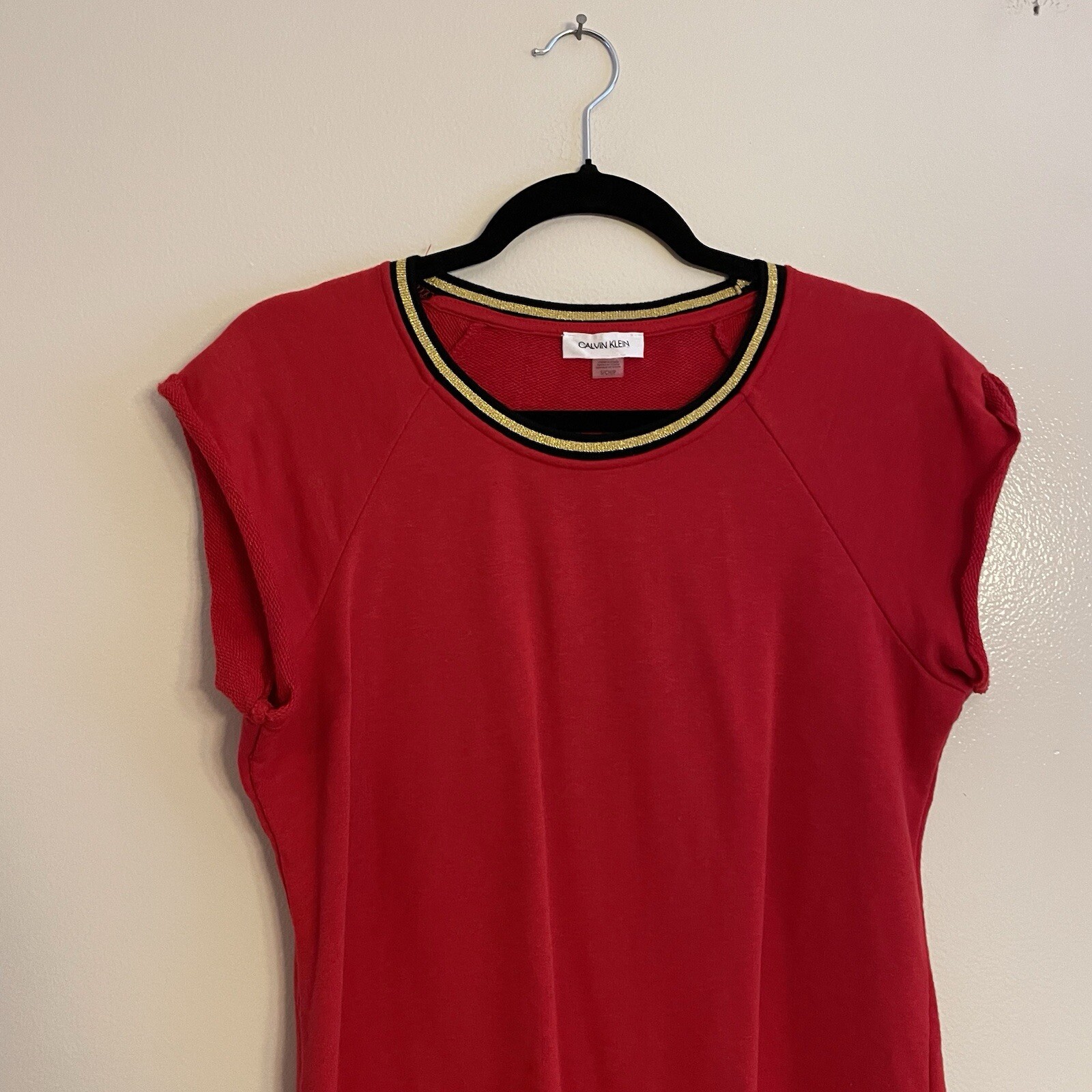Calvin Klein Women S Red w/Black & Gold Trim Raw Edge Short Sleeve & Hem Dress