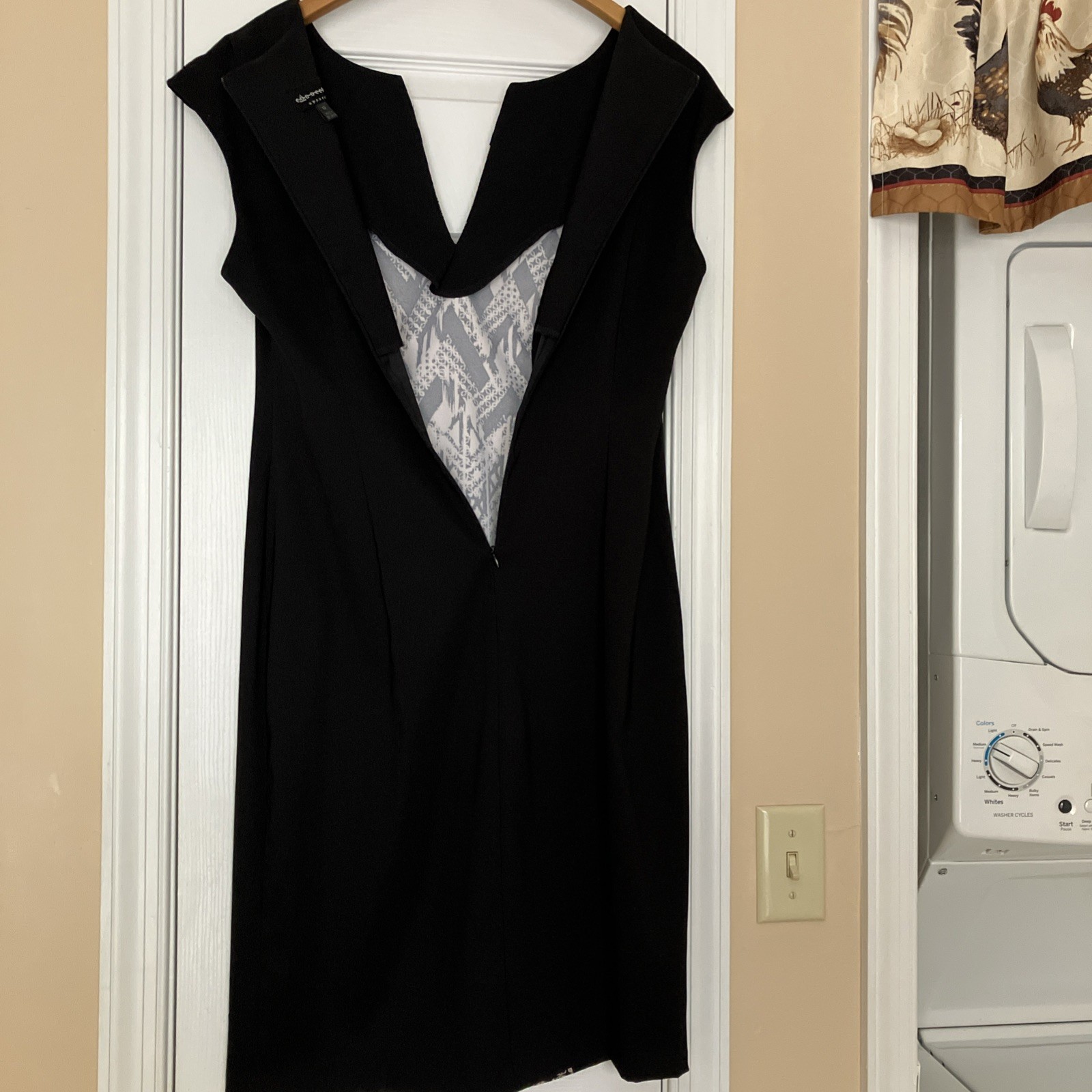 Connected Apparel Black Bodycon Beige Patterned Midi Dress Size 10, V-Neck