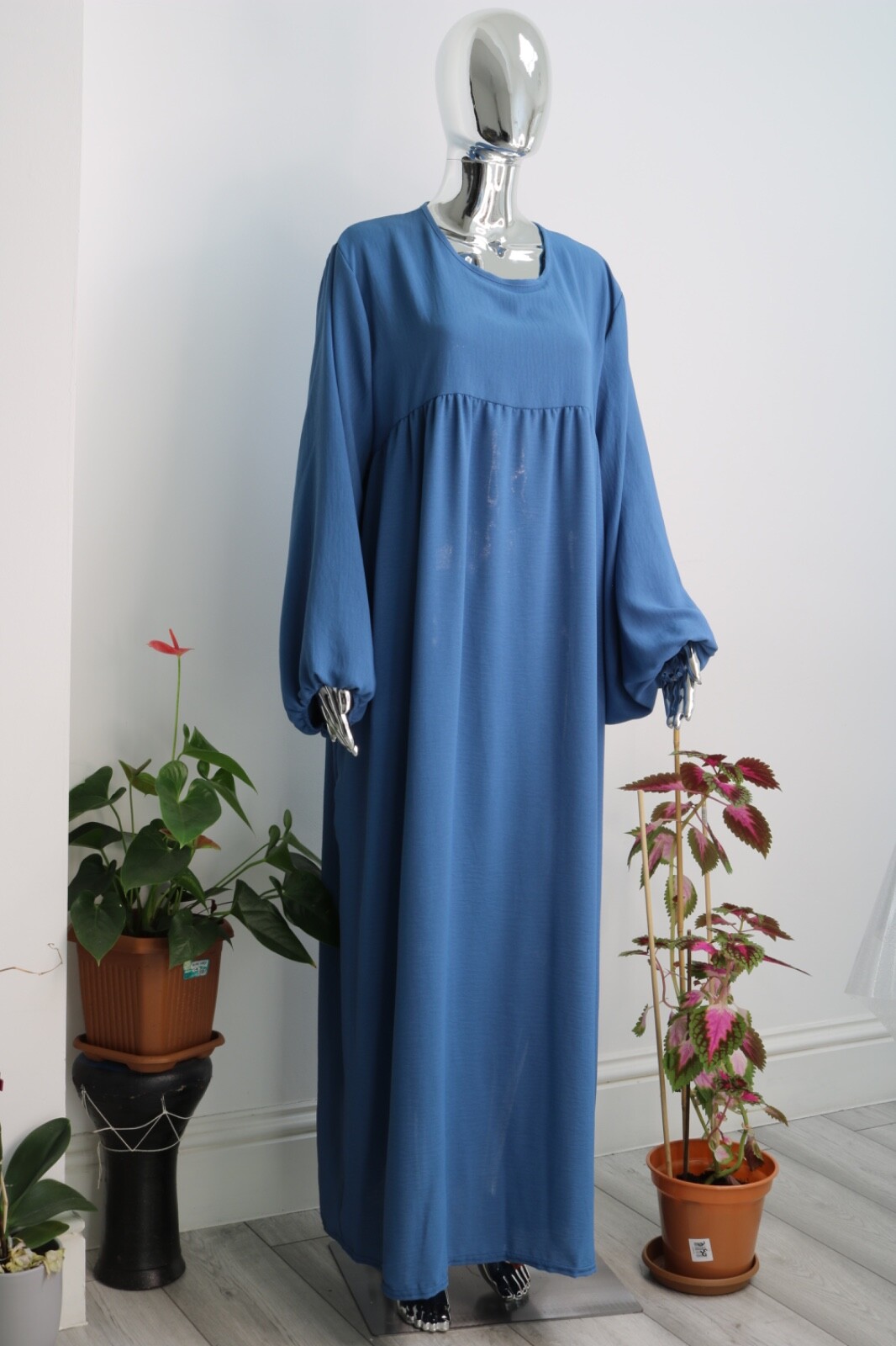 Modest Balloon Sleeve Abaya ,Classic Style and Crew Neck for All Seasons