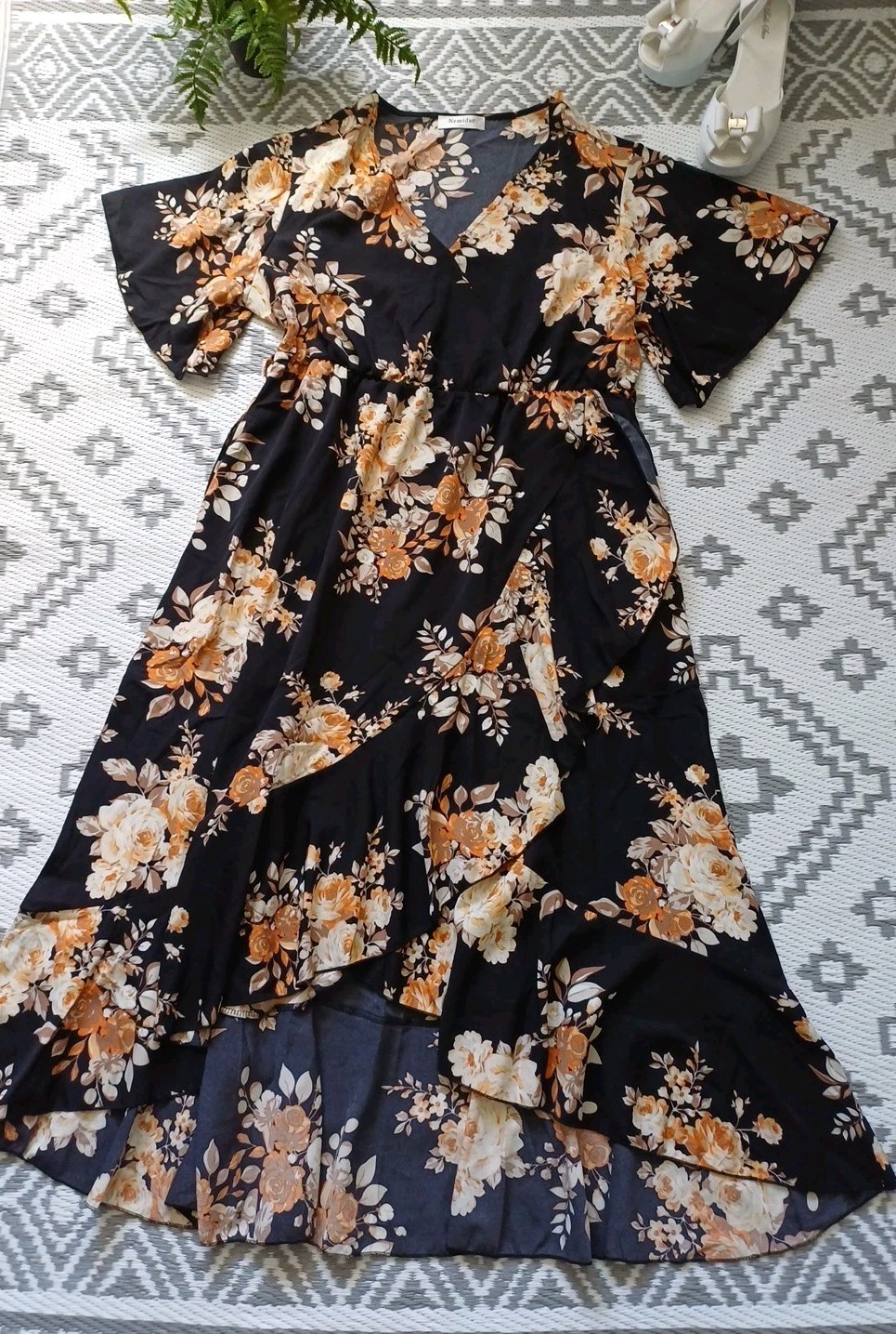 Beautiful Floral Waterfall Ruffle Front Summer floaty Dress 👗 midi maxi 16 18