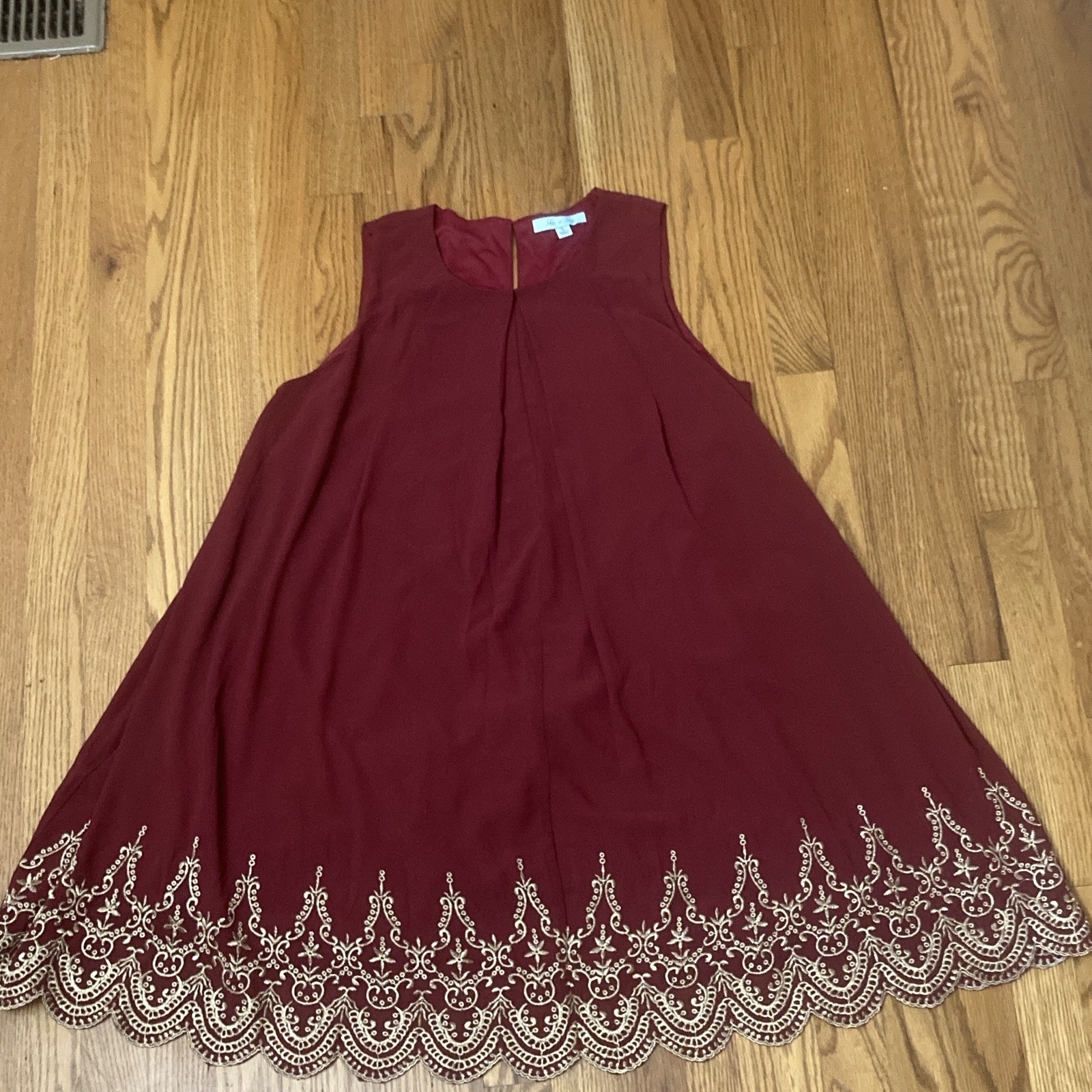 She + Sky L Burgundy Sleeveless Shift Dress Knee Length Round Neck Lined Zip