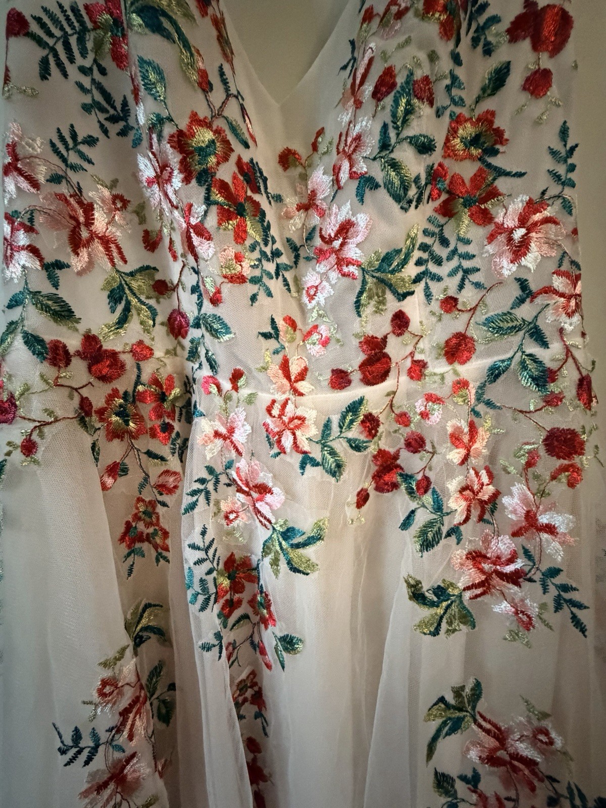 Ivory Floral Embroidered Tulle V-Neck Lace-Up Wedding Gown Dress Size 14