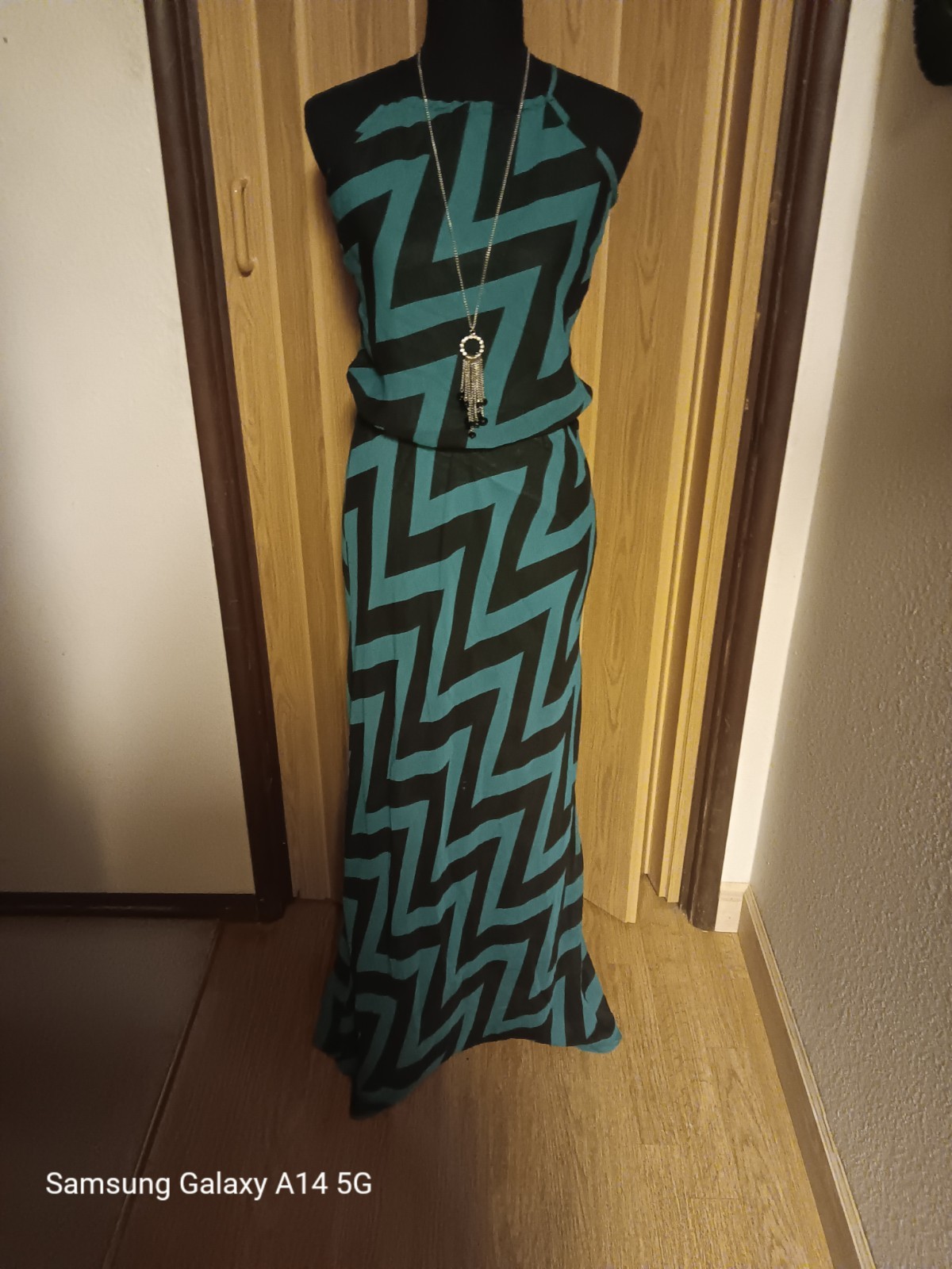 GROOVY TURQUOISE AND BLACK MAXI CHEVRON PATTERN DRESS SIZE S