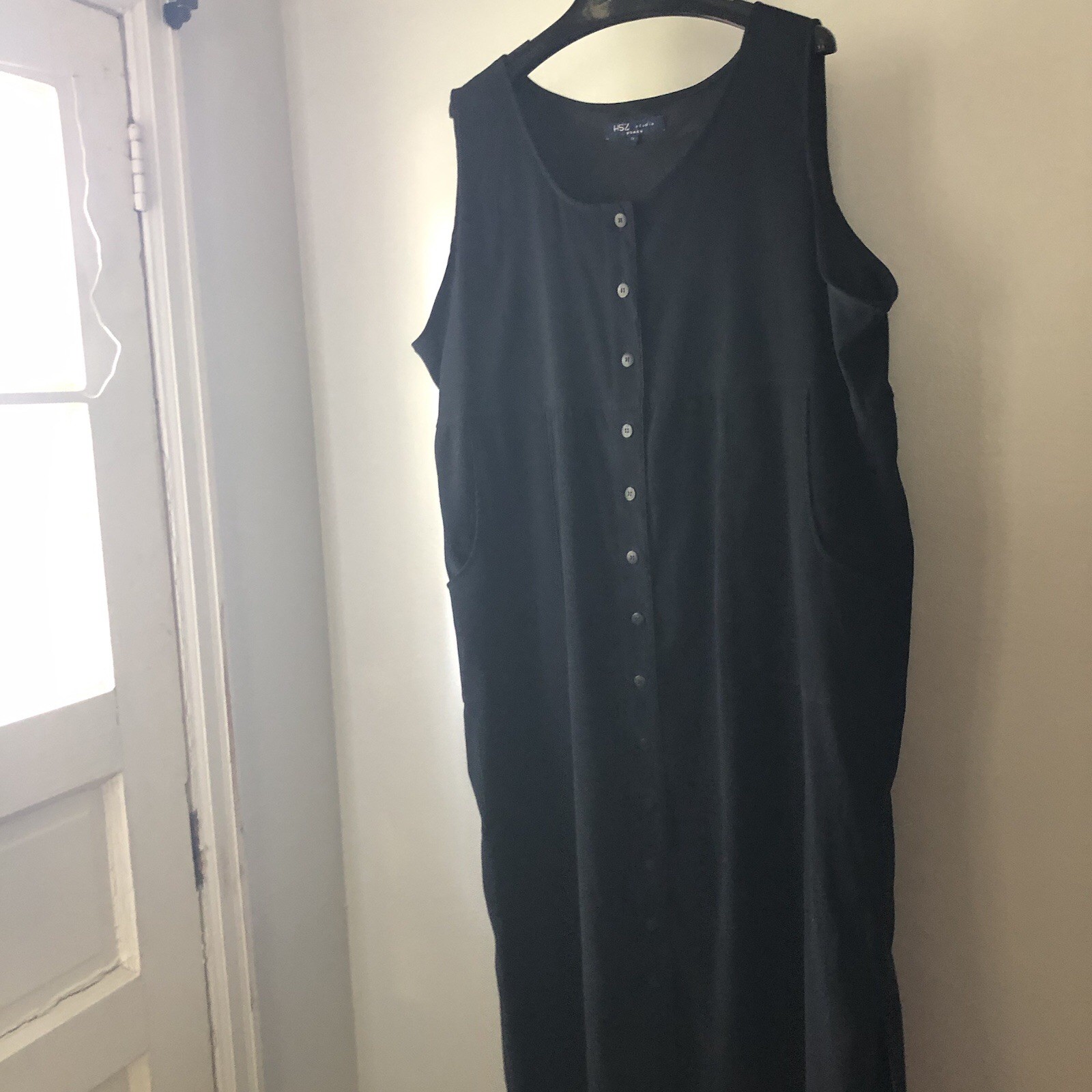HSZ Studios Size 1X Black Jumper With Pockets And Side Slit