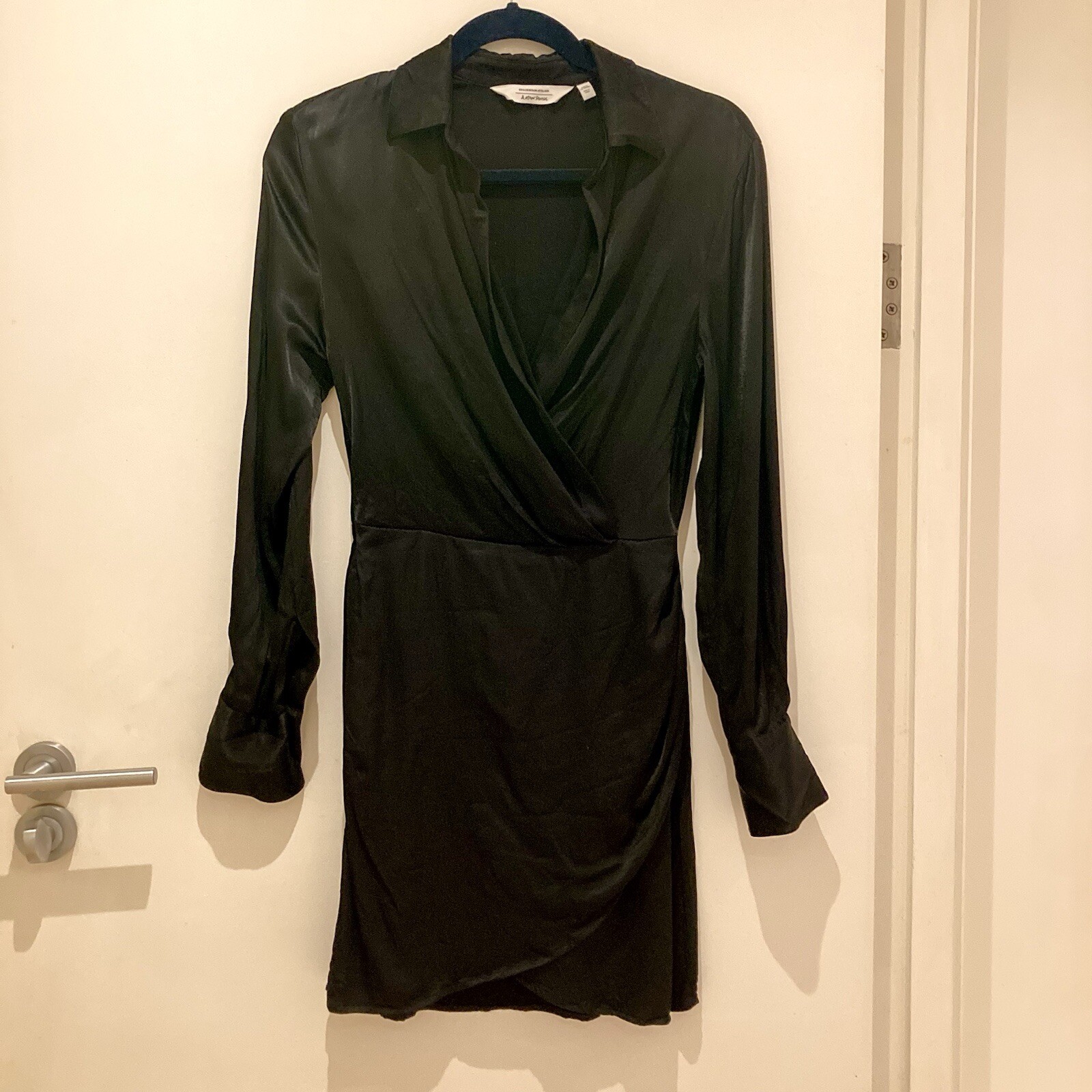 And Other Stories black V-neck satin Wrap Shirt Dress blouse Size 6