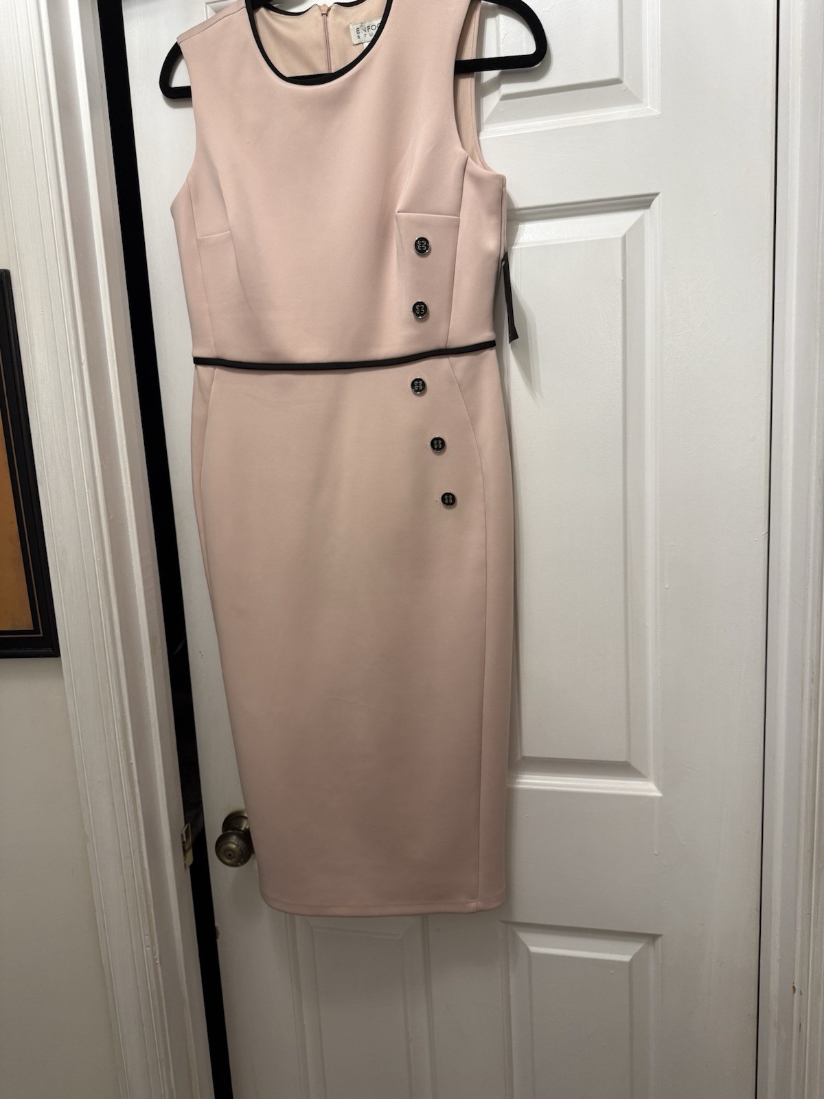 Designer Dress NWT Sz 6 Side Buttons Round Neck Reduced