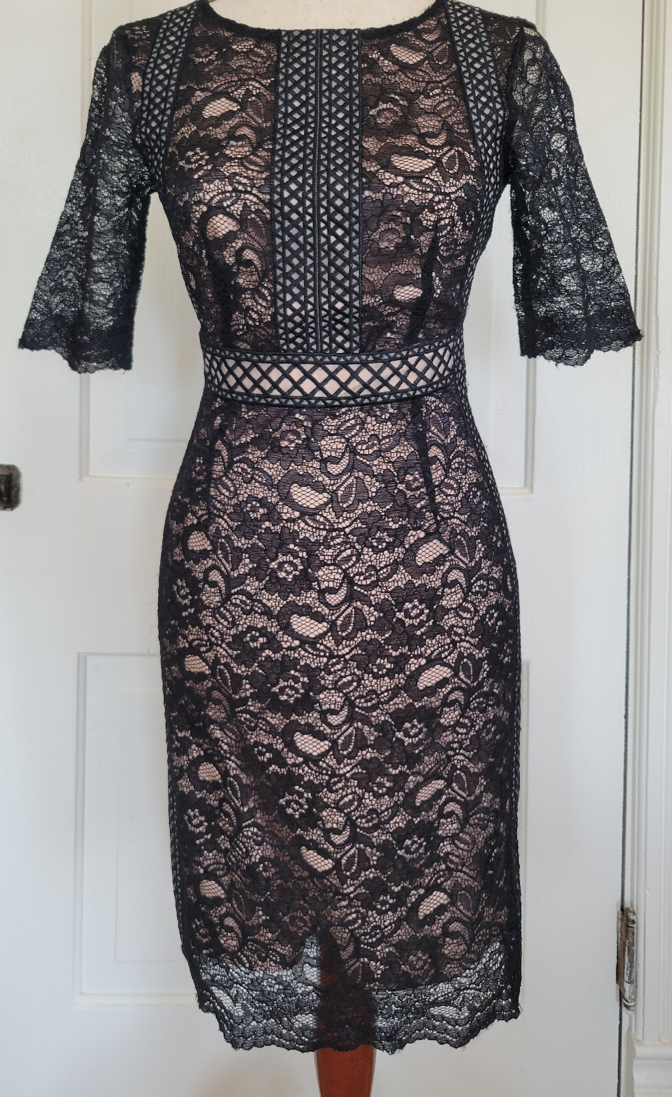 Antonio Melani Black Lace Sheath Dress Slimming Lined Women SZ 0 Holiday Party