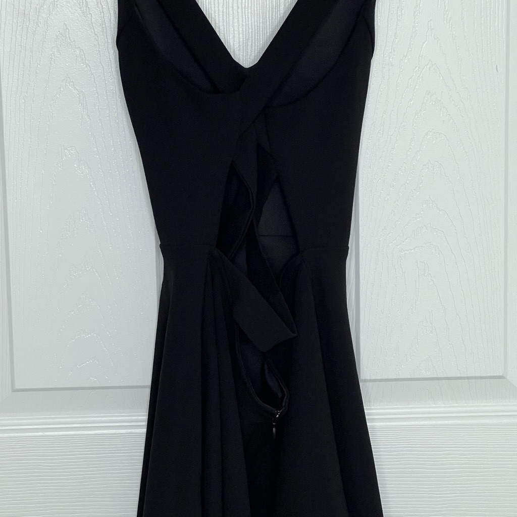 Lulus Black Lined Straps Back Zip Stretch Little Mini Dress Size Small