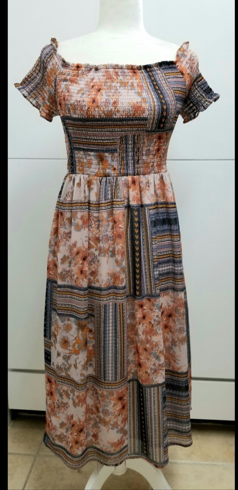 Urim, 24 Seven Dresses