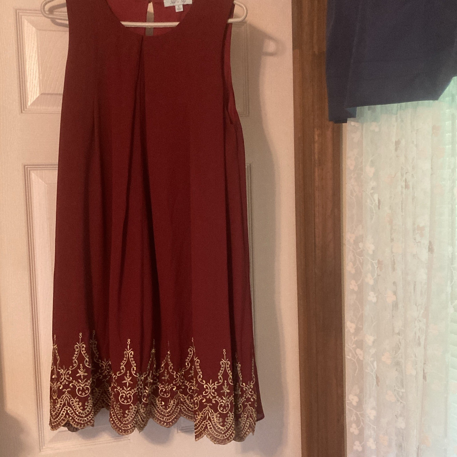 She + Sky L Burgundy Sleeveless Shift Dress Knee Length Round Neck Lined Zip