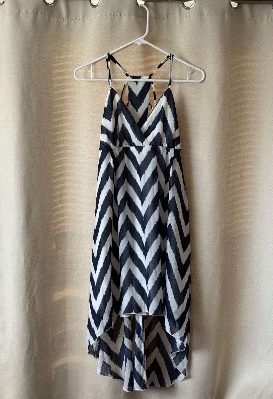 [RUBY BERI] Navy Blue & White Chevron Pattern Flowy High-Low Backless Dress w/ A