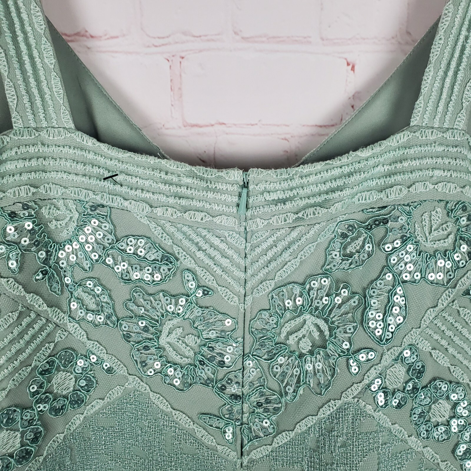 NEW Tadashi Shoji V Neck Sequined Sheath Cocktail Dress Sz 14 Frosted Jade Maia