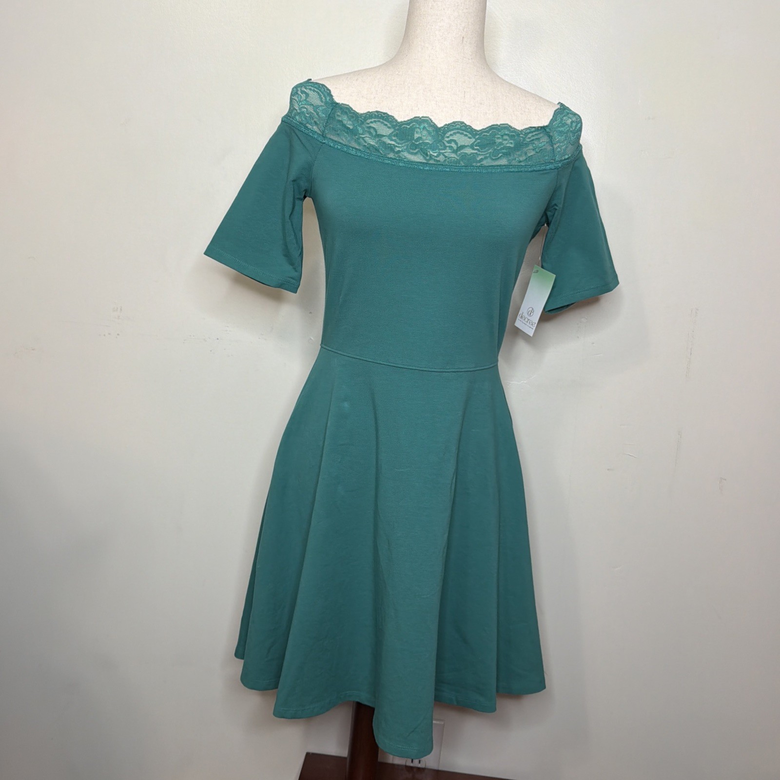 DECREE size M DRESS Lace Off Shoulder Neck Short Sleeves “Bayou” GREEN NWT $42
