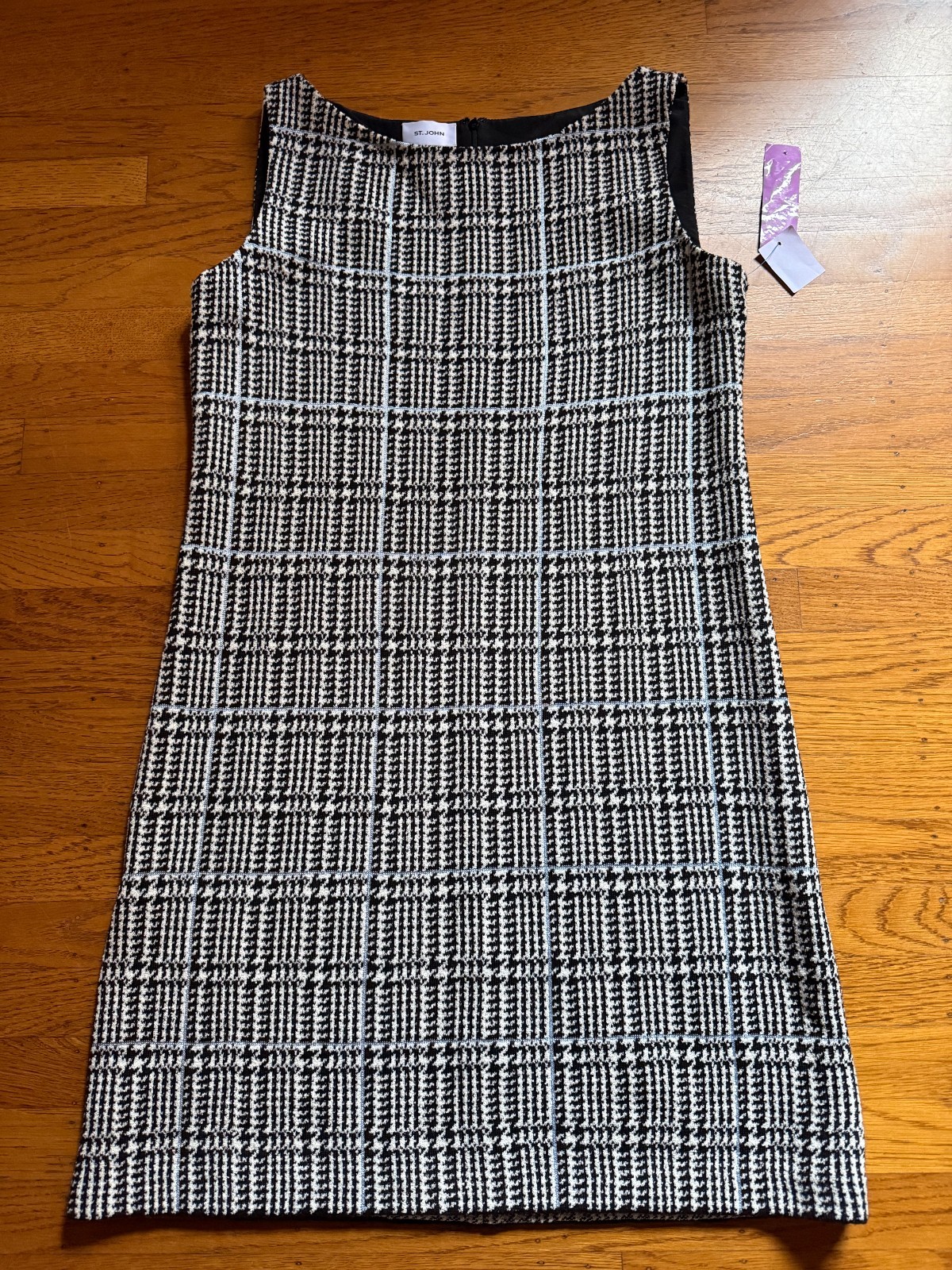 St. John Tweed Plaid in white black blue Sleeveless Sheath US Sz L Charity DS31