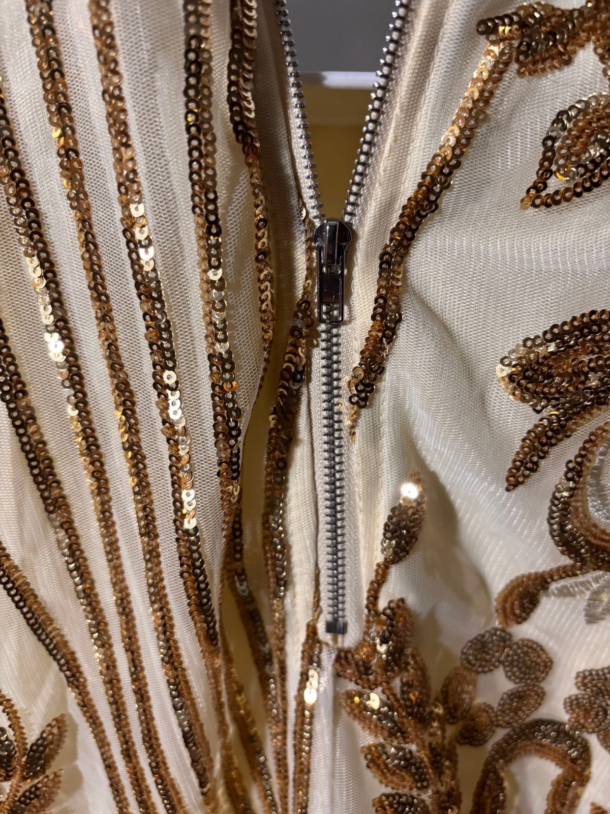 PrettyLittleThing Gold Sequin Bodycon Dress Mesh V Neck NWT Women’s US 10
