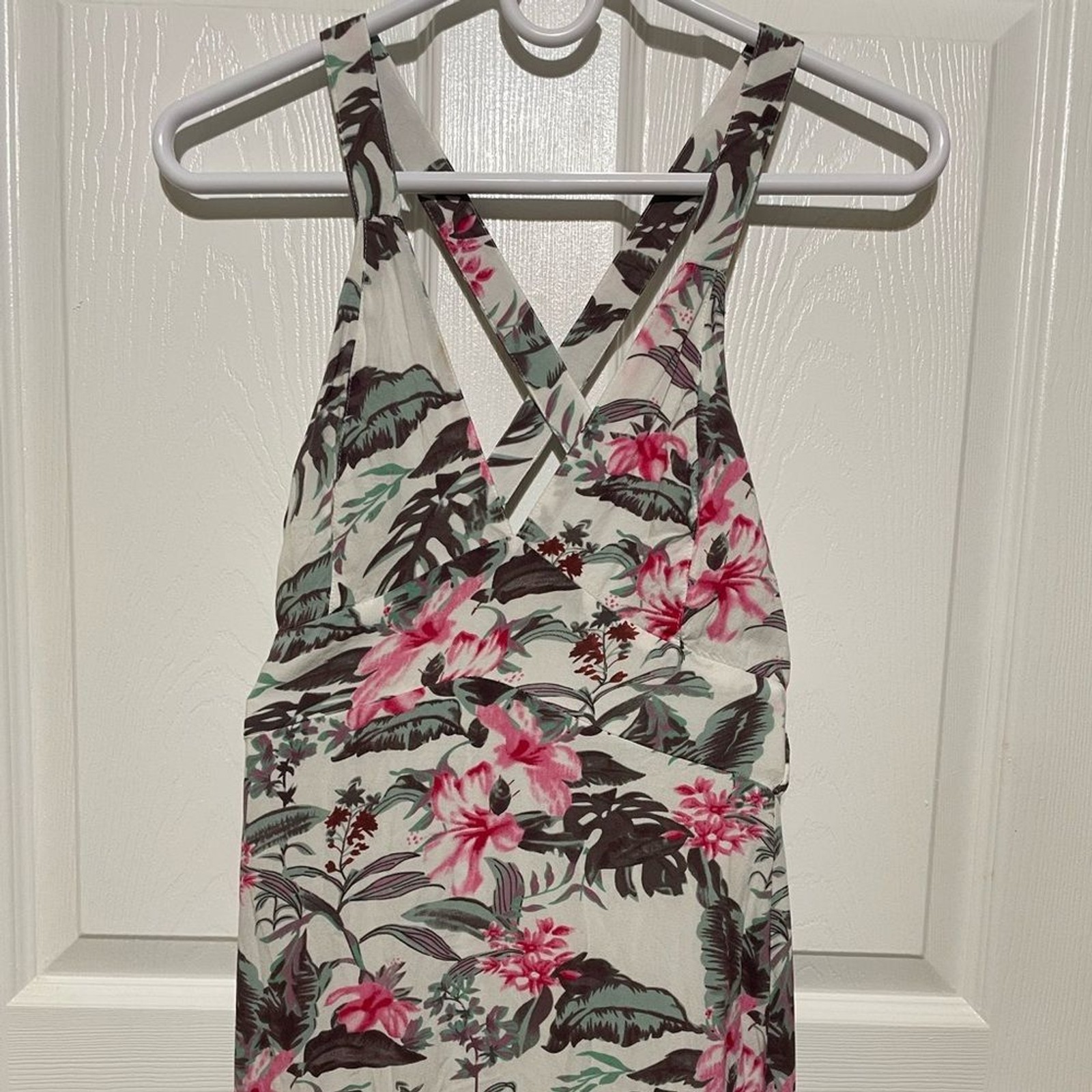 🎉Host Pick 🎉Sim & Sam’s Floral Tropical V-Neck Maxi Dress Cross Strap Size S