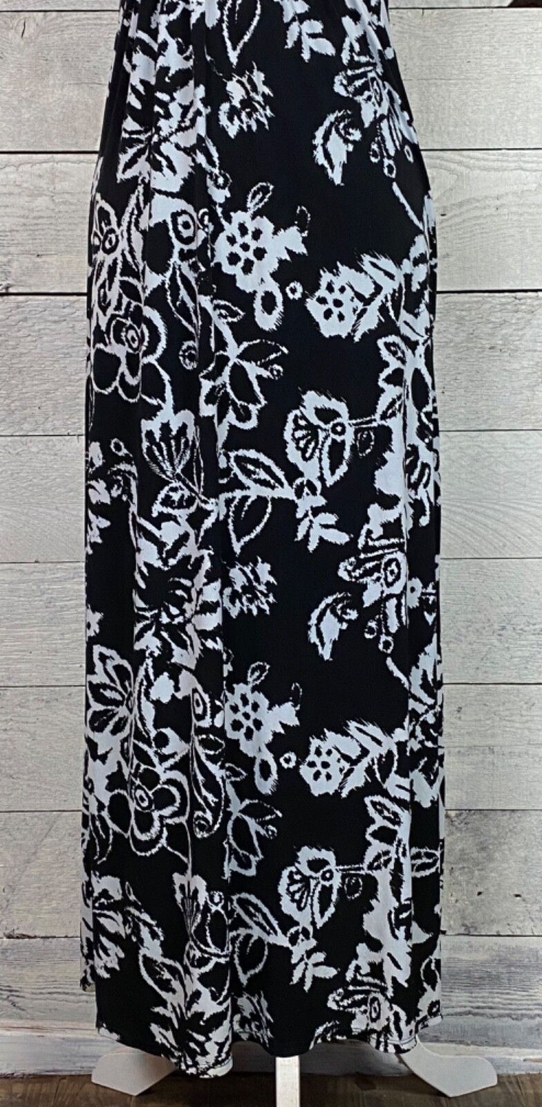 Catch My I Maxi Dress Womens Small Halter Floral Stretch Empire Resort Vacation