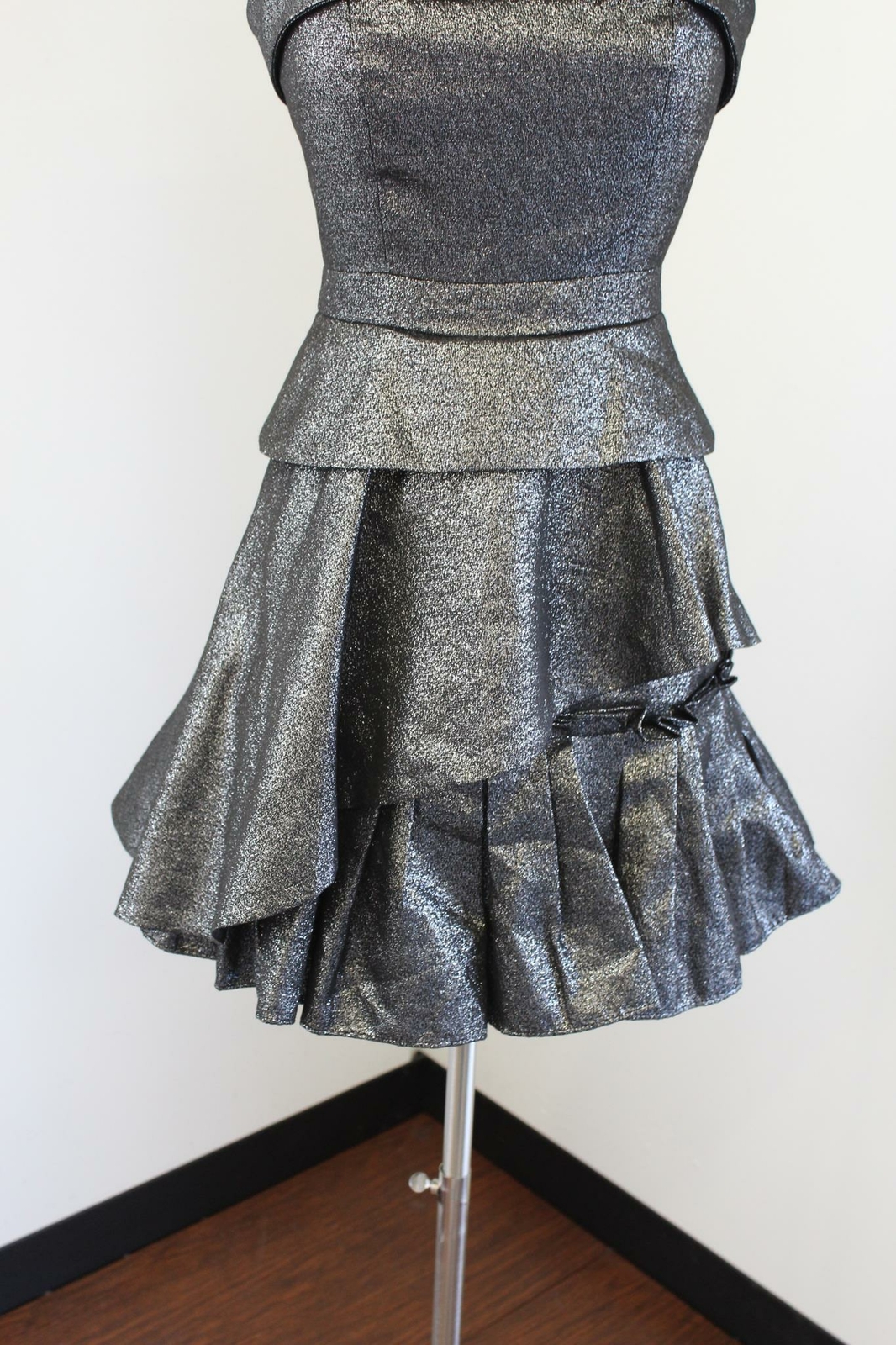 Banana Republic Monogram Silver Metallic Strapless Ruffle Party Cocktail Dress 2