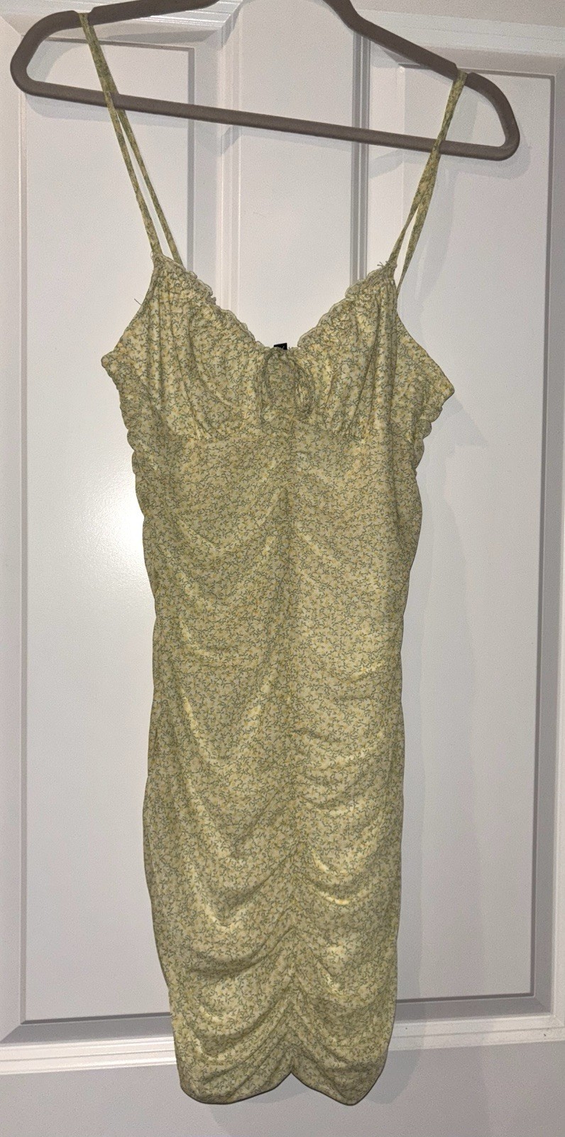 H&M Divided White Yellow Green Floral Lace Sleeveless Size S Sundress Short Line