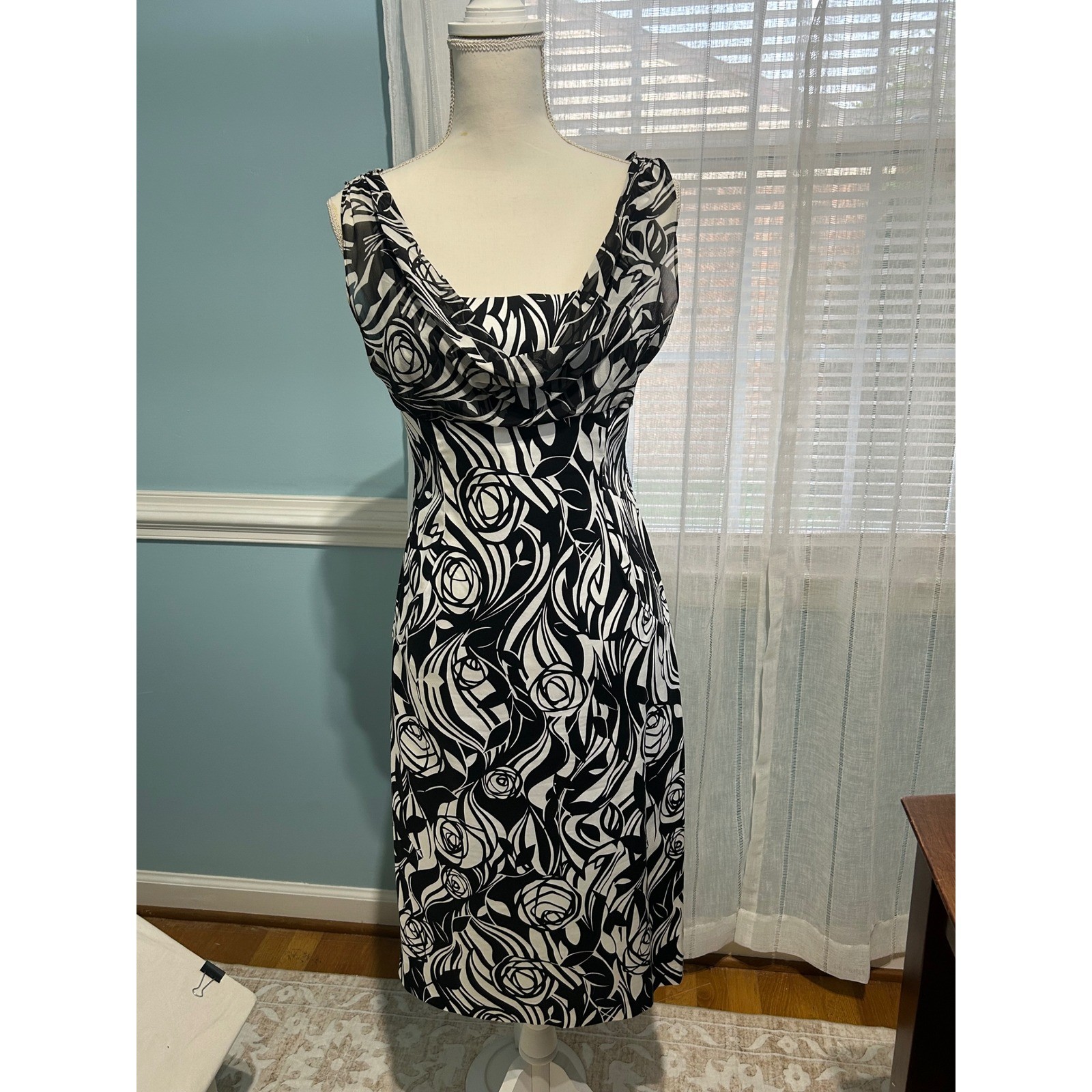 Donna Ricco New York Black White Abstract Floral Cowl Neck Sheath Dress Size 8