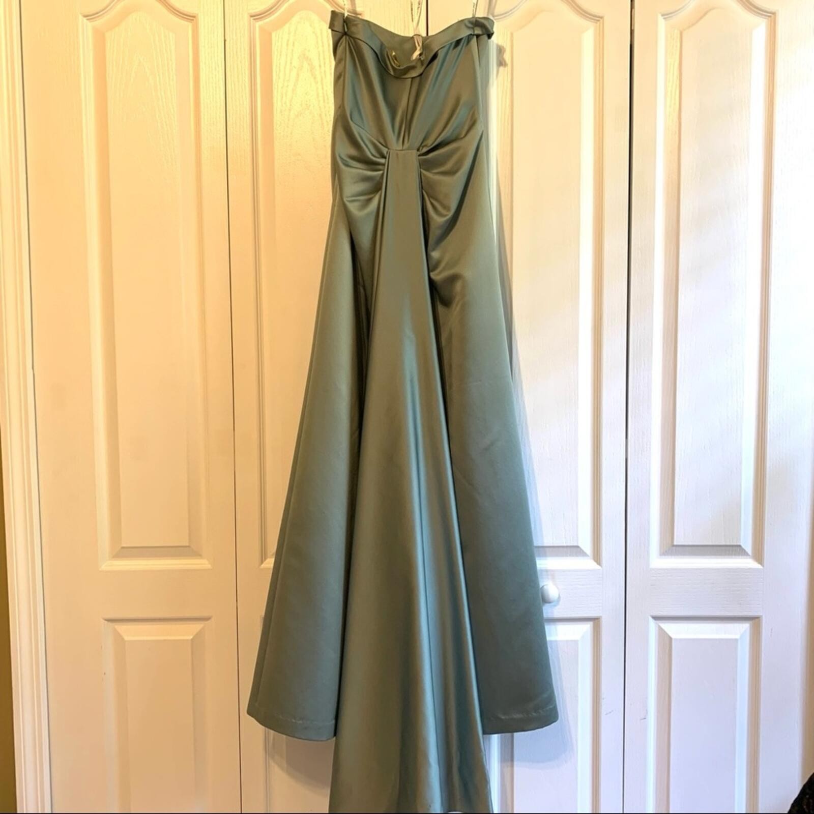 DAVID’S BRIDAL Dusty Sage Green Strapless Sweetheart Neck A-Line Gown With Train