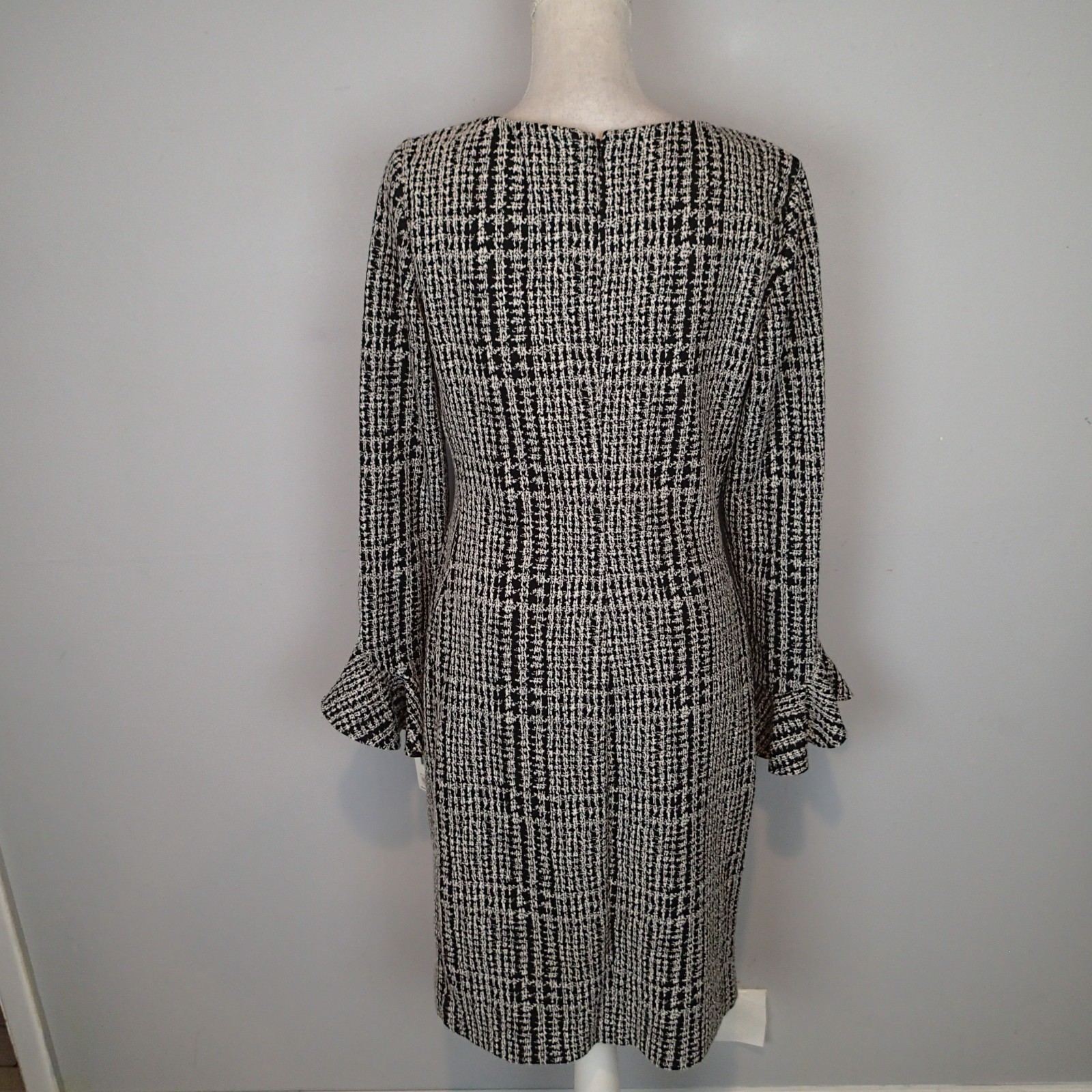 RALPH LAUREN Black white Ruched Ruffled Cuff Plaid Long Sleeve VNeck Size 8