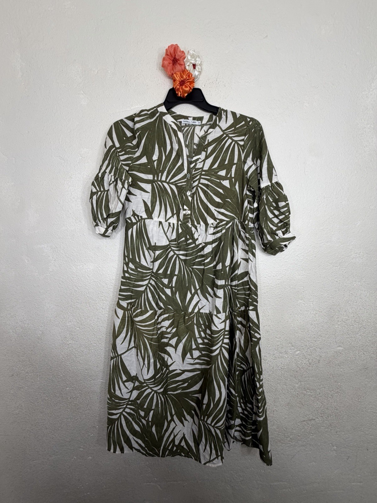 Figueroa & Flower Tropical Palm Print Tiered Dress Size M Green White Rayon
