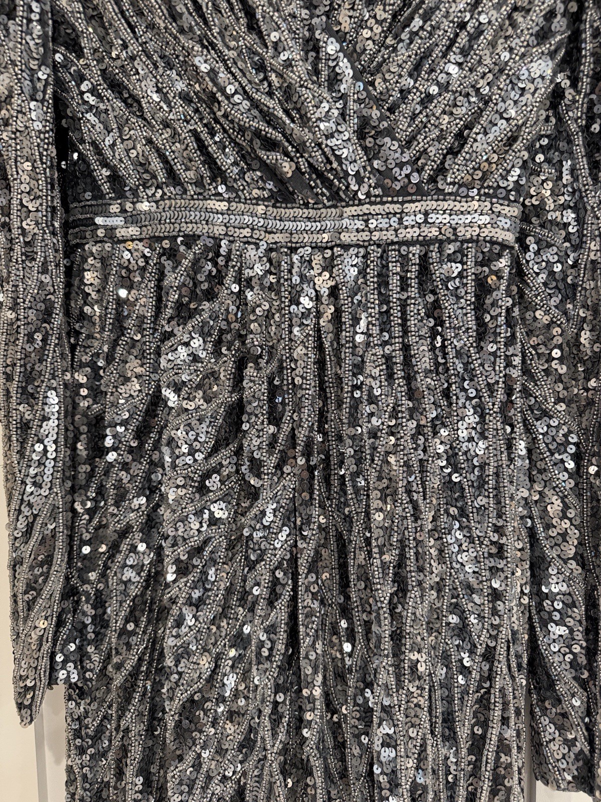 Mac Duggal Womens Size 4 Charcoal Sequin V-Neck Long Sleeve Midi Sheath