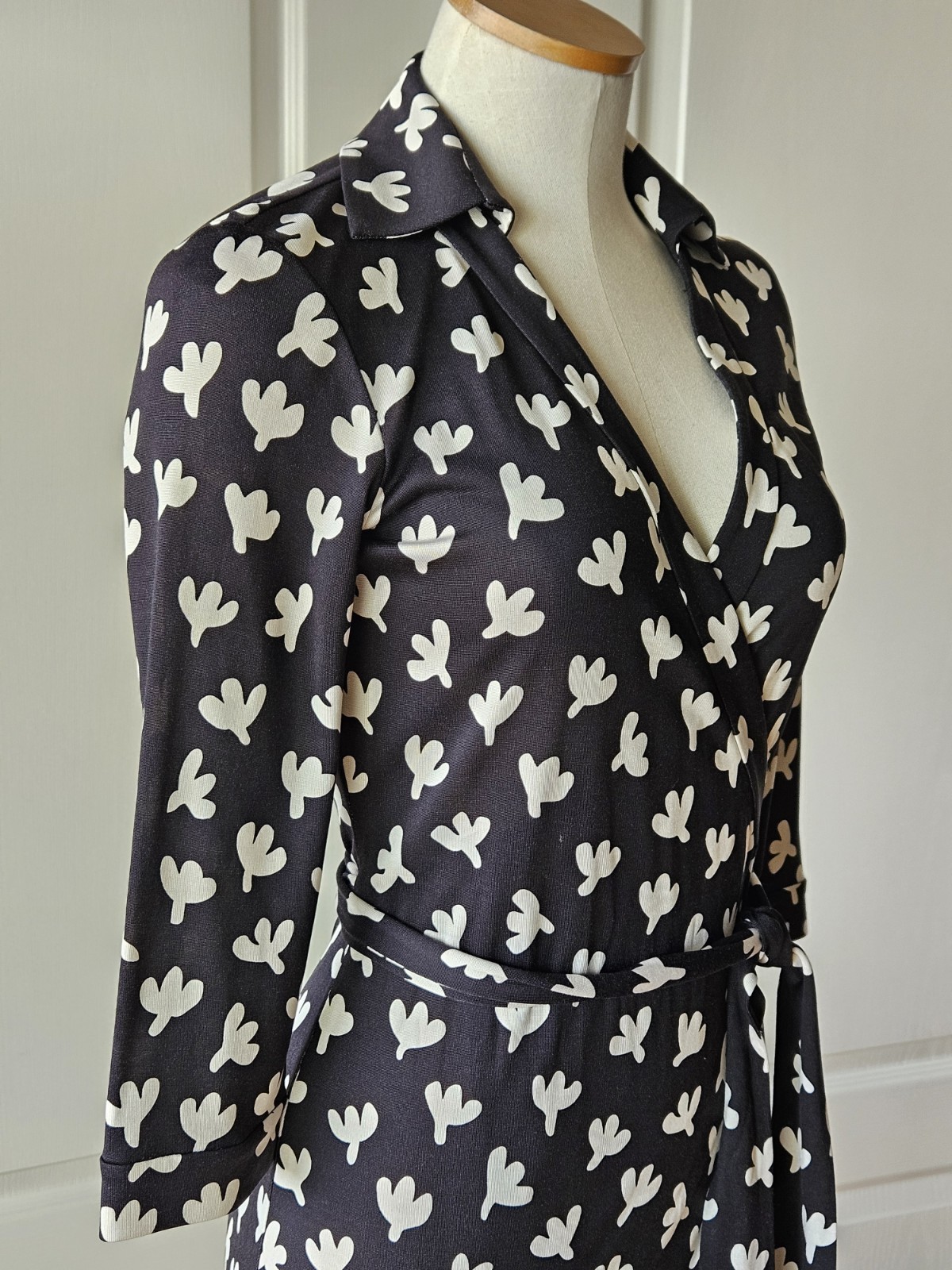 RARE Diane von Furstenberg Size 2 Abigail Silk Jersey Maxi Wrap Dress DVF