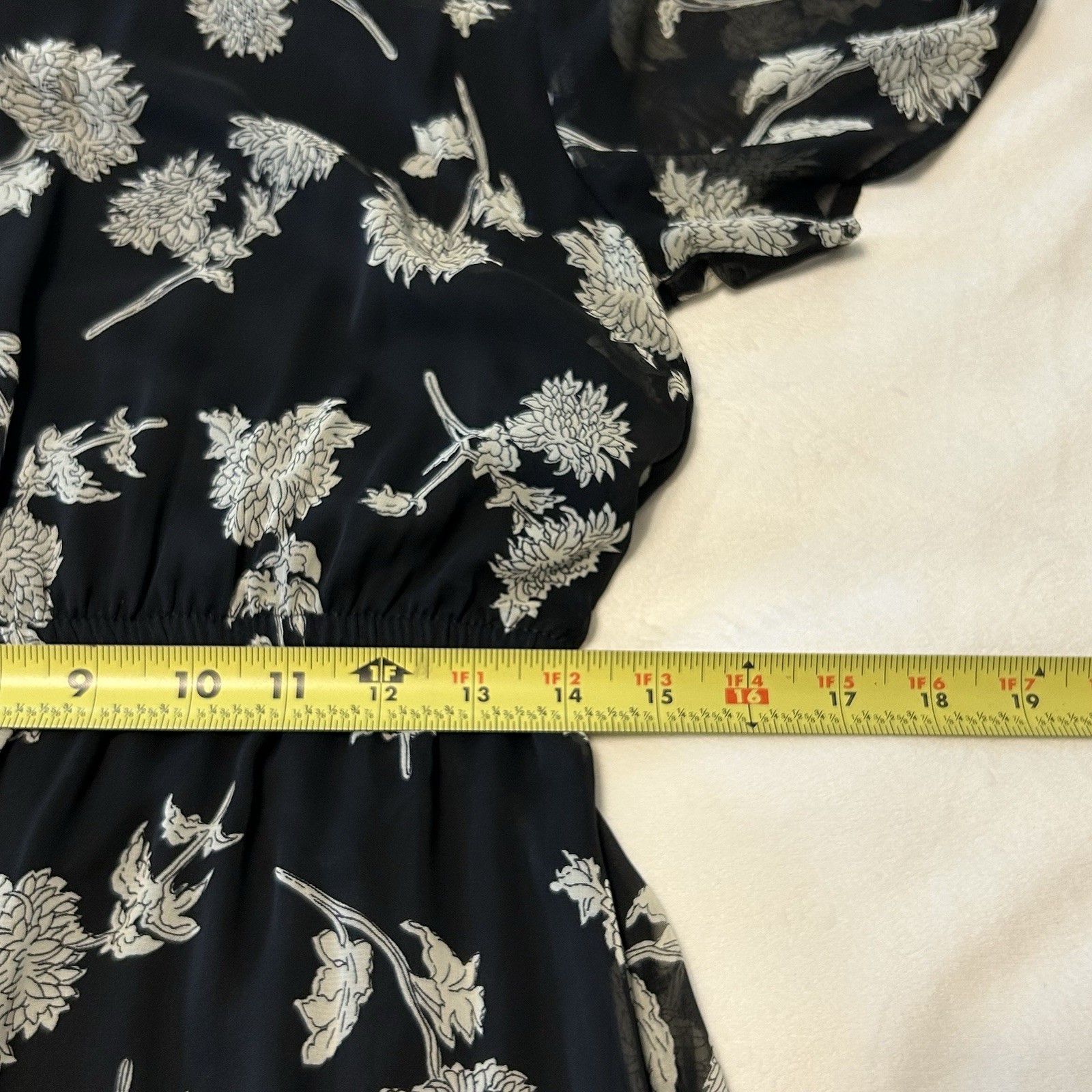 Lulus Black & White Floral Chiffon Mock Neck Flutter Sleeve Midi Dress M (156)