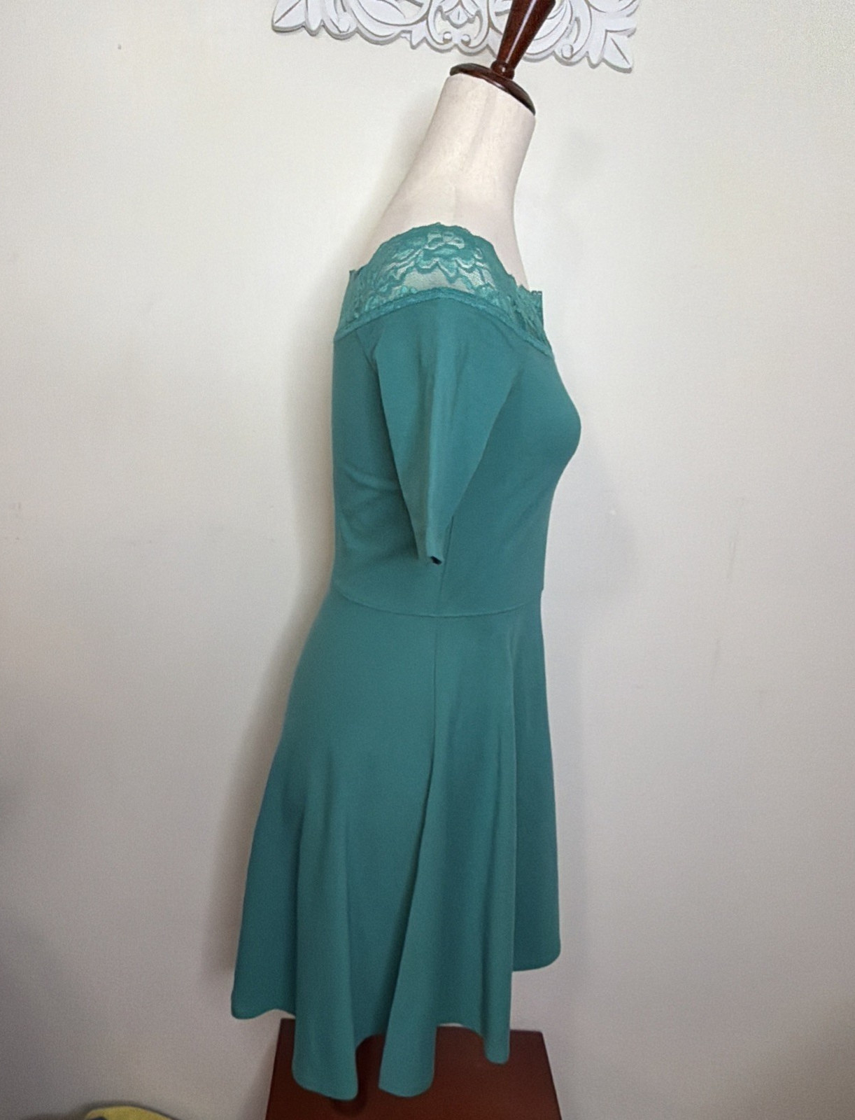 DECREE size M DRESS Lace Off Shoulder Neck Short Sleeves “Bayou” GREEN NWT $42