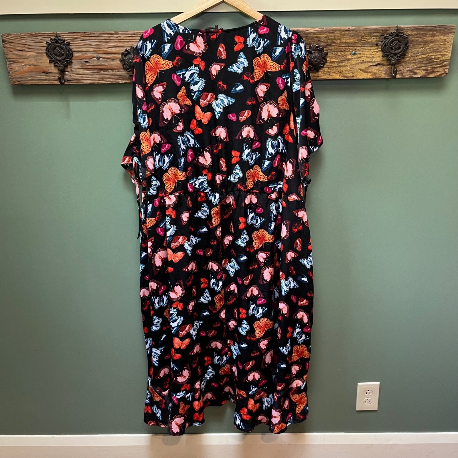 Torrid 6 Butterfly Print Wrap Front Midi Dress Black Cinched Sleeve Pocket
