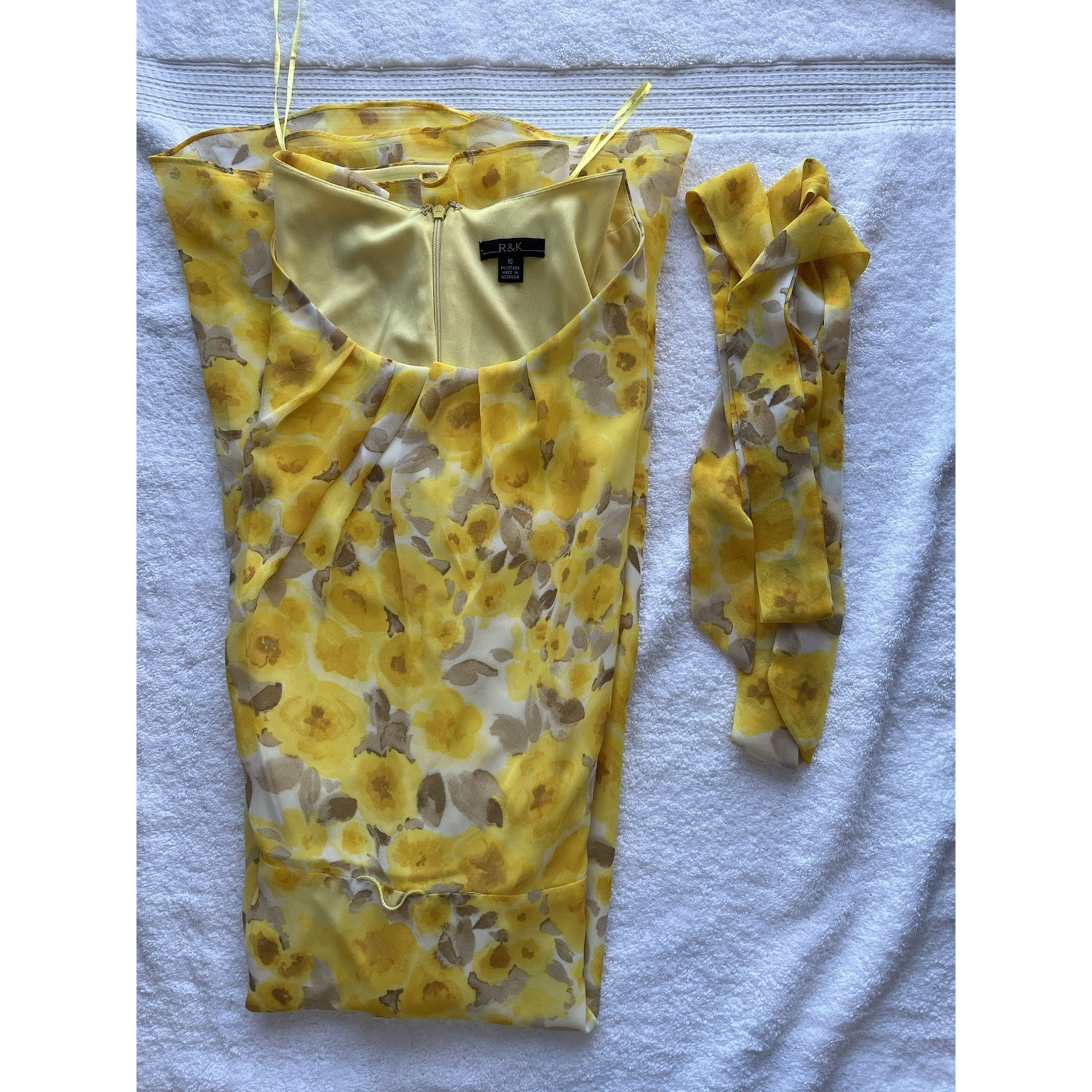 Butter Yellow Mocha Mousse Floral Midi spring Flowy, coquette Dress size 16