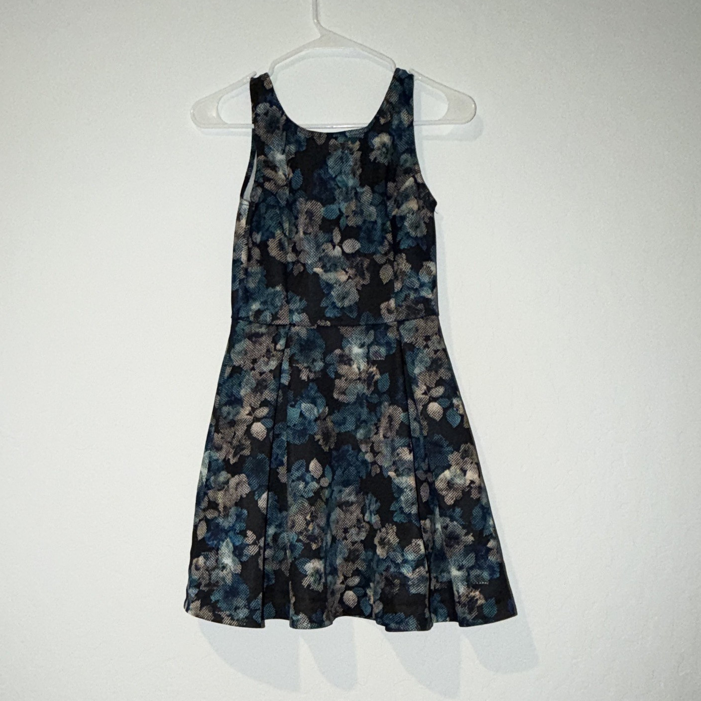 love…ady Black Blue Gray Floral V-Neck A-Line Knee Rayon Dress Size S