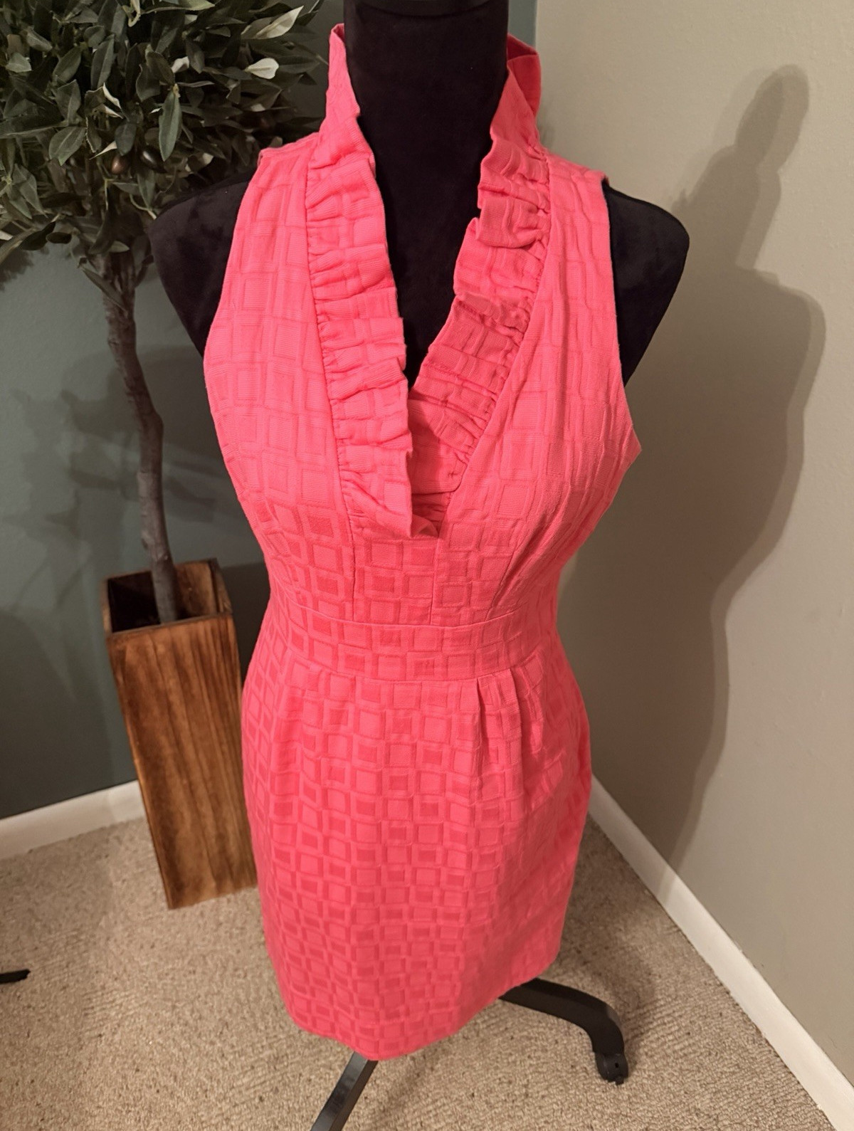 Taylor Pink Halter Sleeveless Textured Sheath Knee Dress 6 Ruffle Zip
