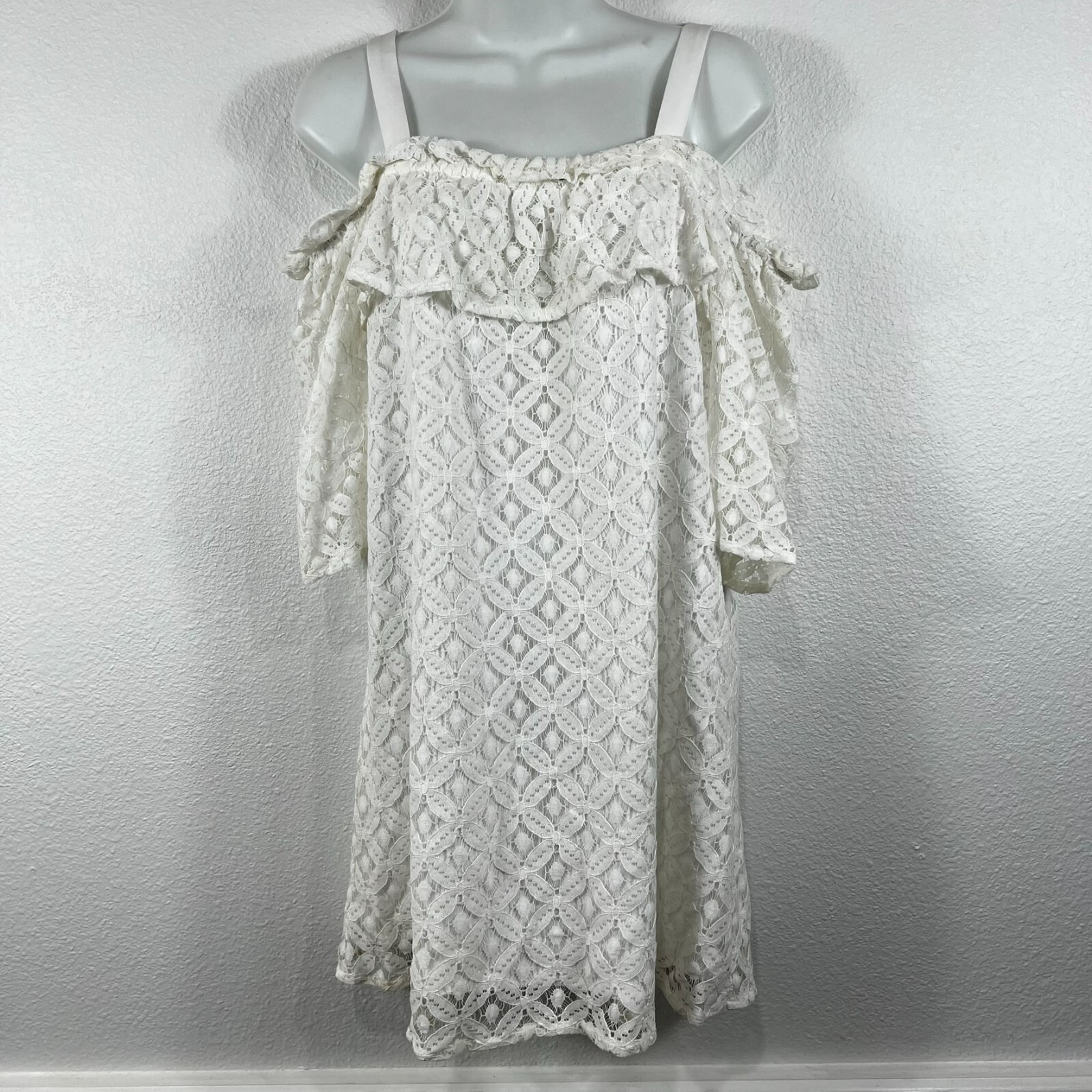 BCBGeneration Lace Cold Shoulder Ruffle Shift Dress Optic White Boho Womens XS