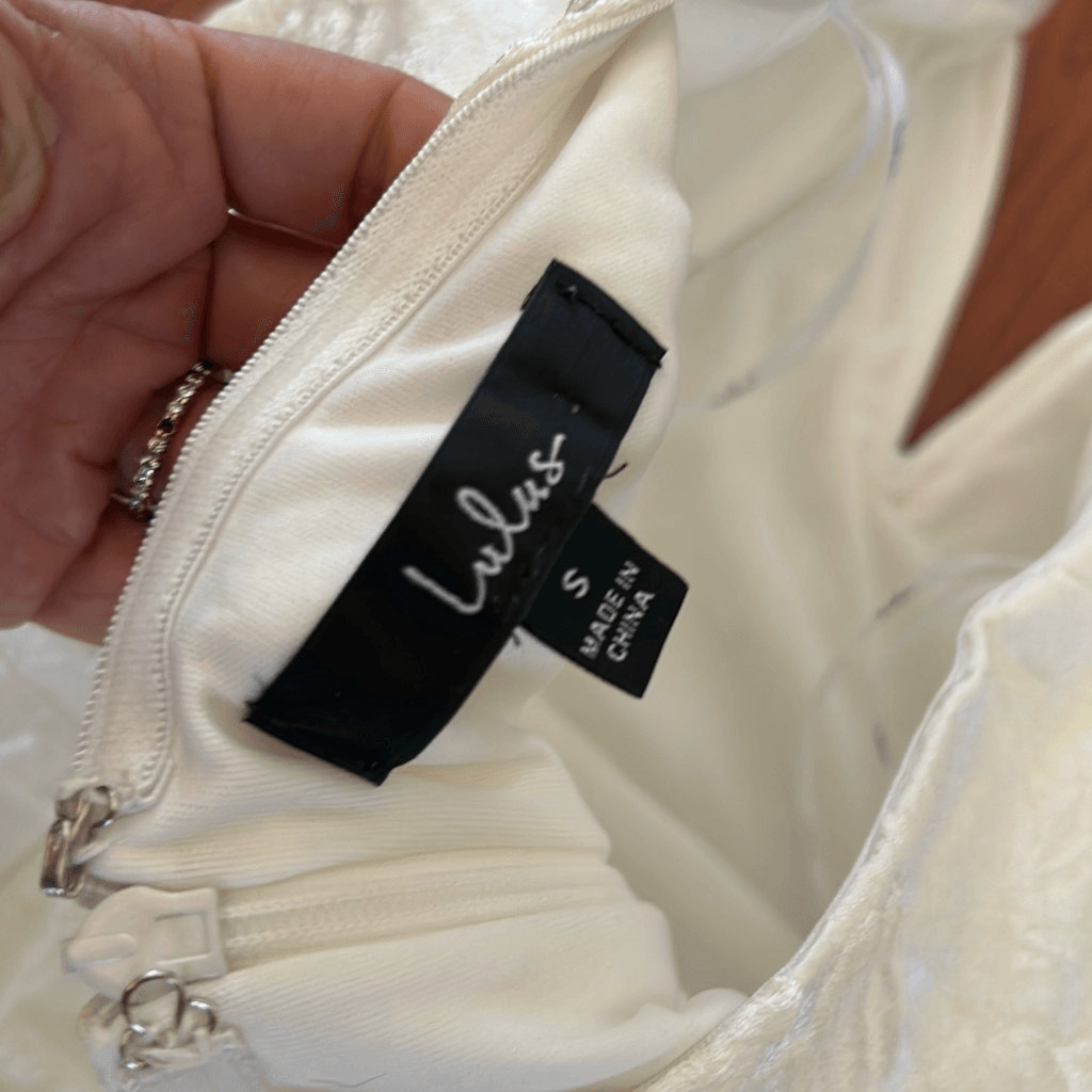 Lulus white textured plisse strapless mini dress plunging V size S