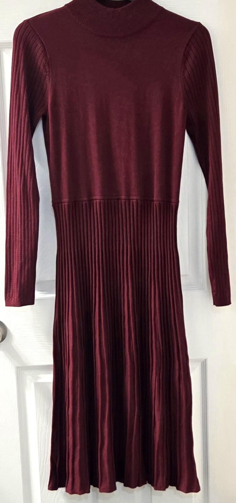 Sandra Darren Sweater Dress – Burgundy Mock Neck A-Line Midi Pleated Skirt – M