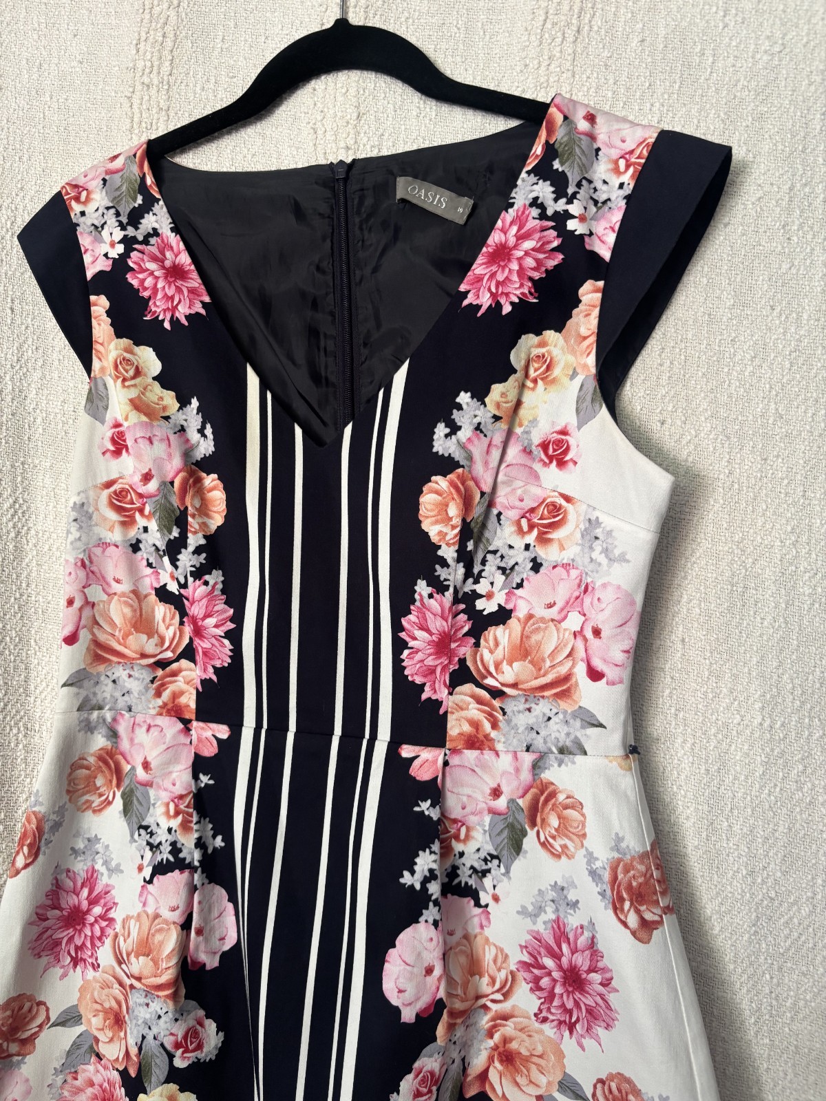 Oasis navy blue white pink floral v neck cap sleeve knee length dress 10