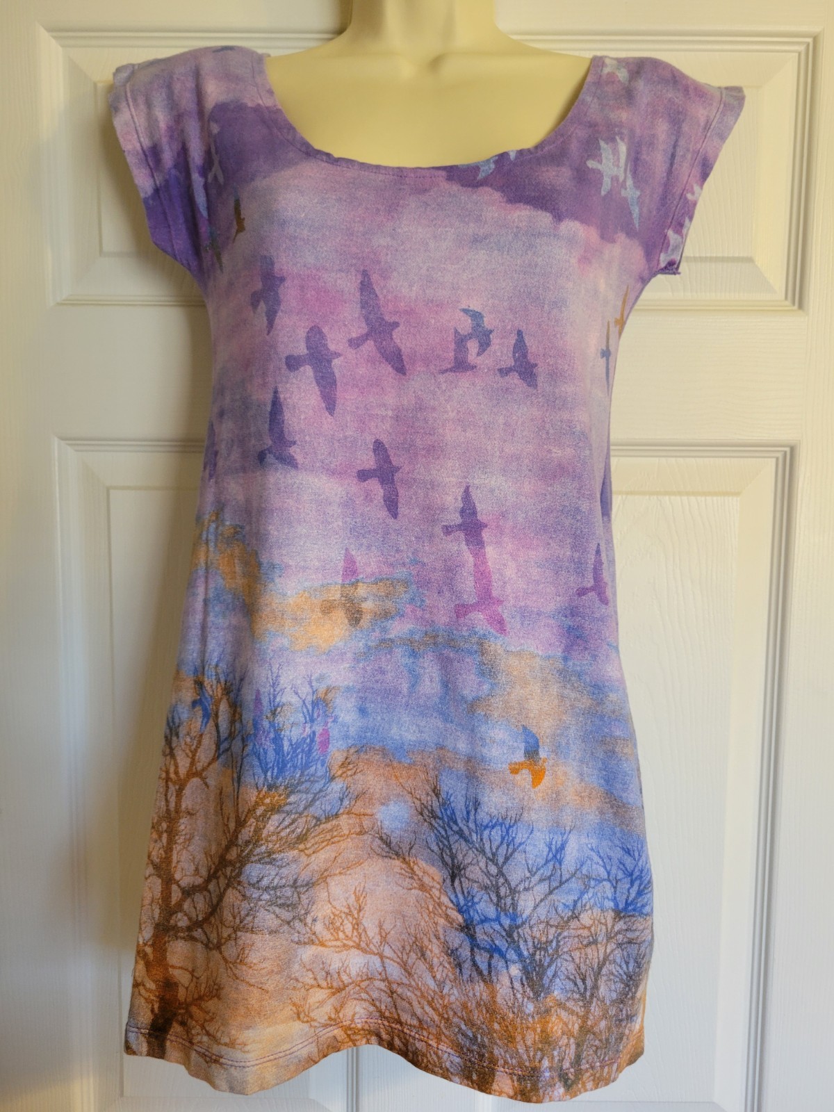 MOTEL LAVENDER MULTI BIRD/FOREST CAP SLEEVE MINI DRESS SIZE MEDIUM
