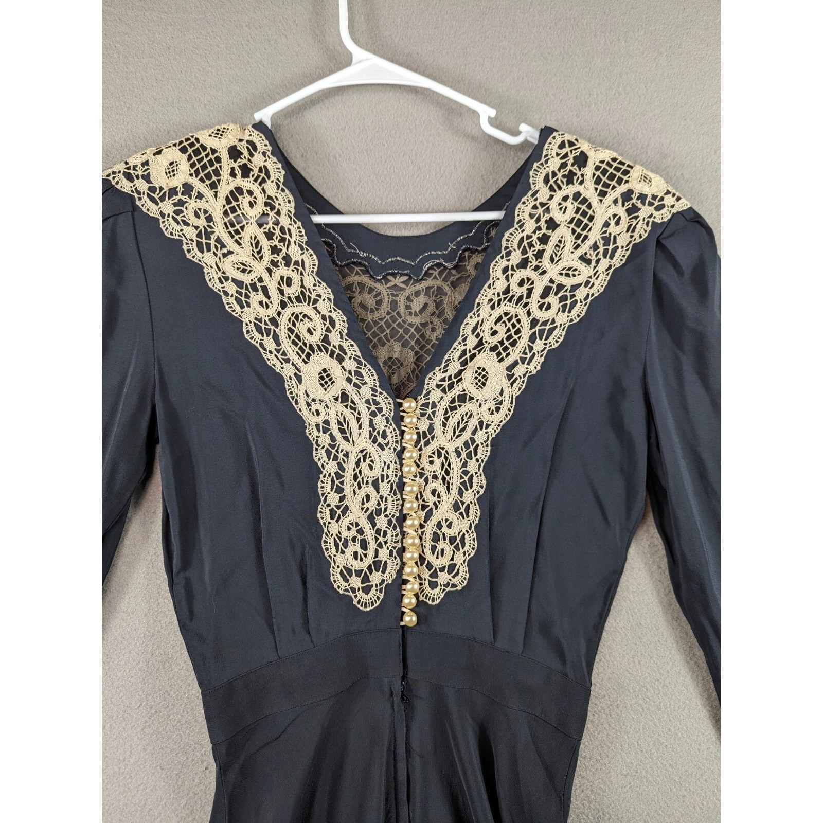 Nancy Johnson Maxi Dress Pearl Floral Lace Long Sleeve Witchy Flared Size 6 NWT