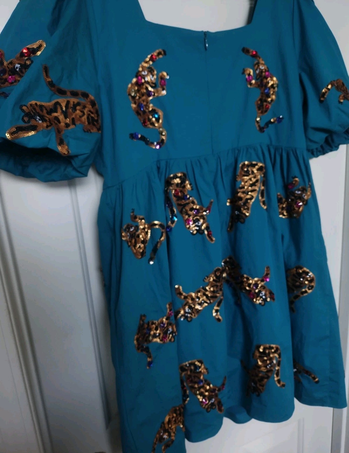 QUEEN OF SPARKLES ✨ Large Lined Cotton Teal Tiger Sequin Dress 🐅 (pockets!)