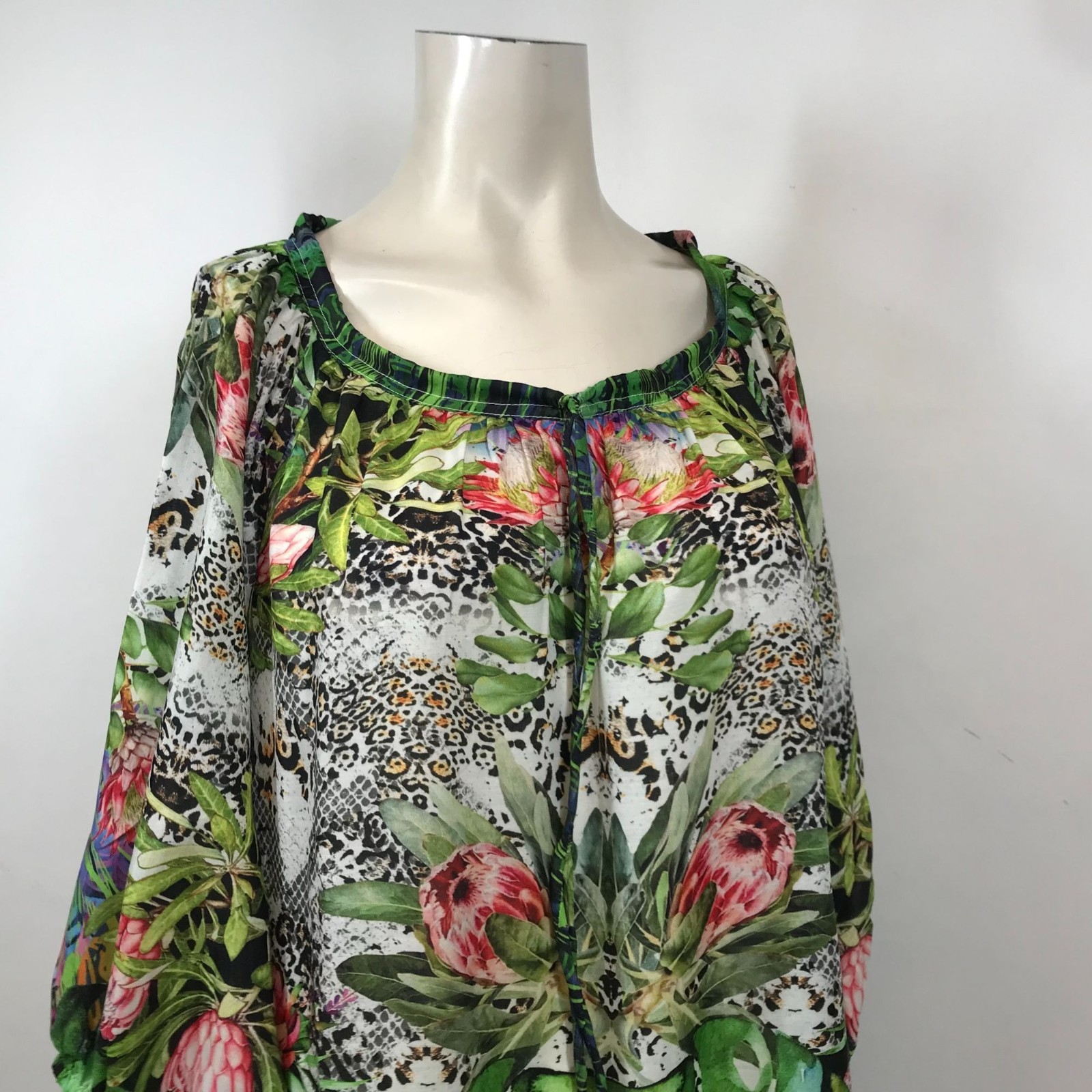 SAKKAS – WOMEN’S ONE SIZE MULTICOLOR FLORAL 3/4 SLEEVE KAFTAN POPOVER DRESS